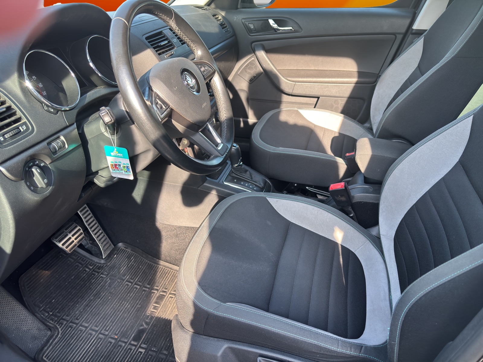 SKODA Yeti 2.0 TDI Outdoor Swiss Joy 4x4-image-9