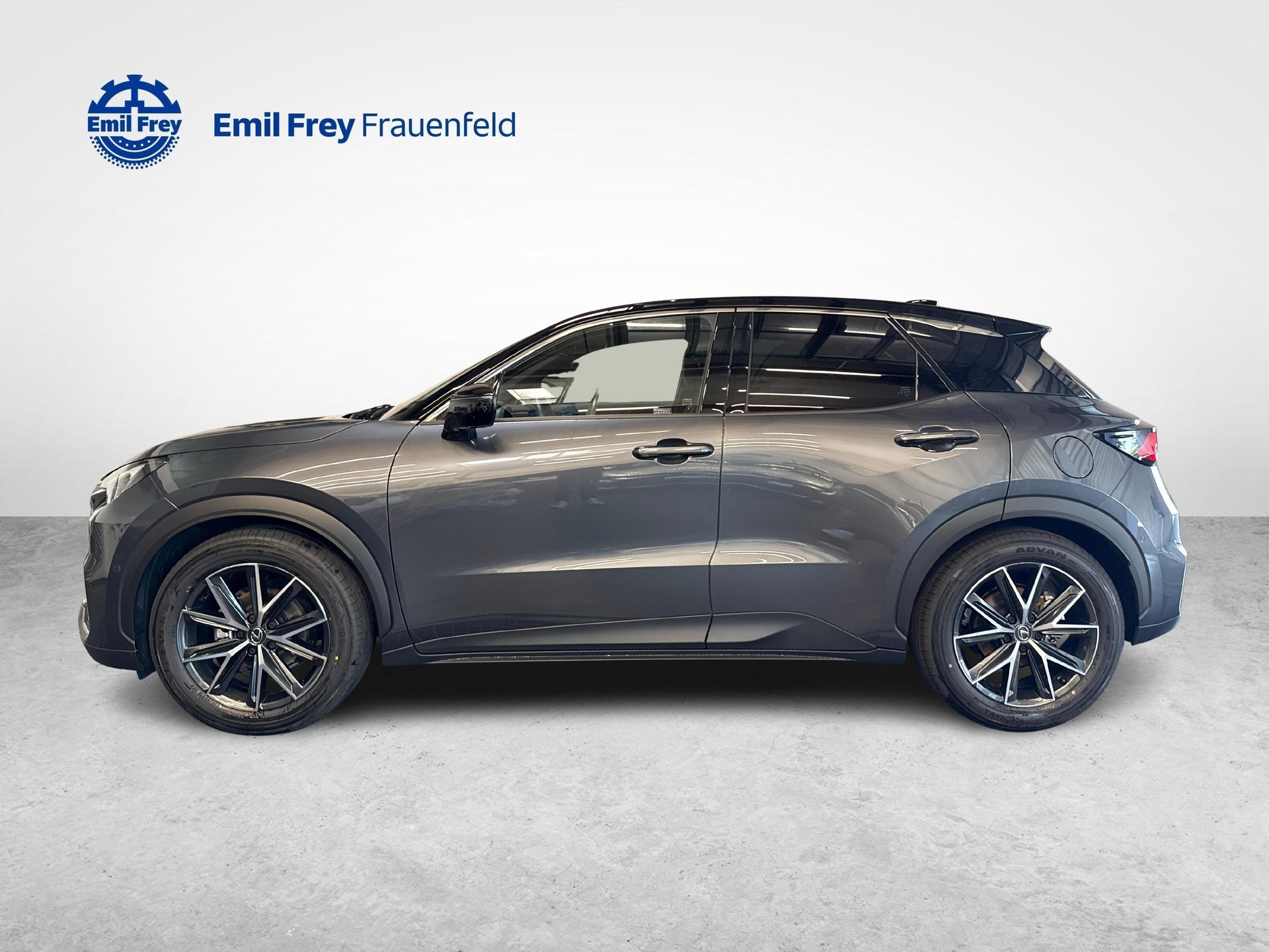 LEXUS LBX 1.5 Hybrid Cool AWD-showroom-element-1