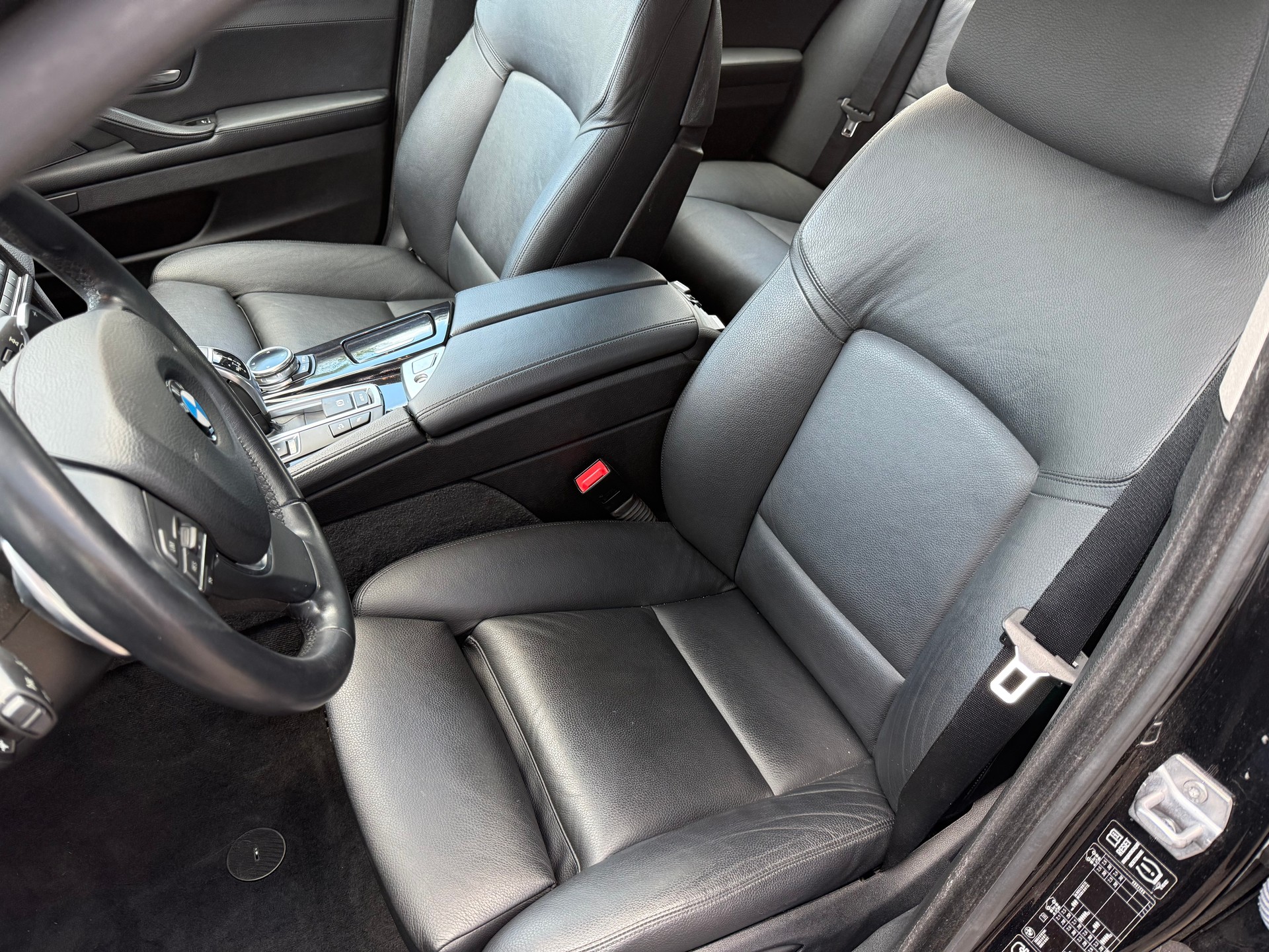 BMW 528i Touring xDrive Modern Line Steptronic-image-13