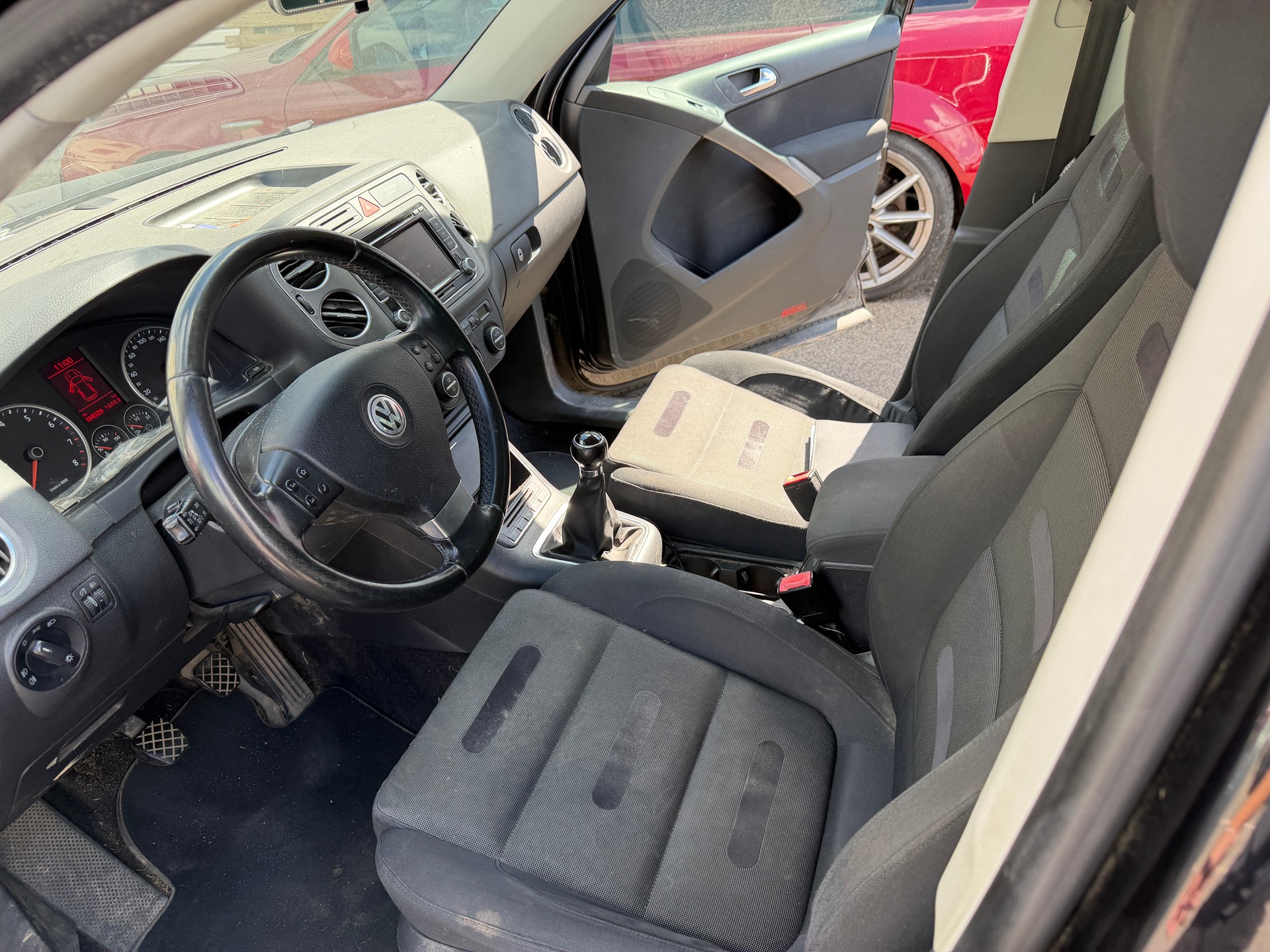VW Tiguan 2.0 TSI Sport&Style-image-4