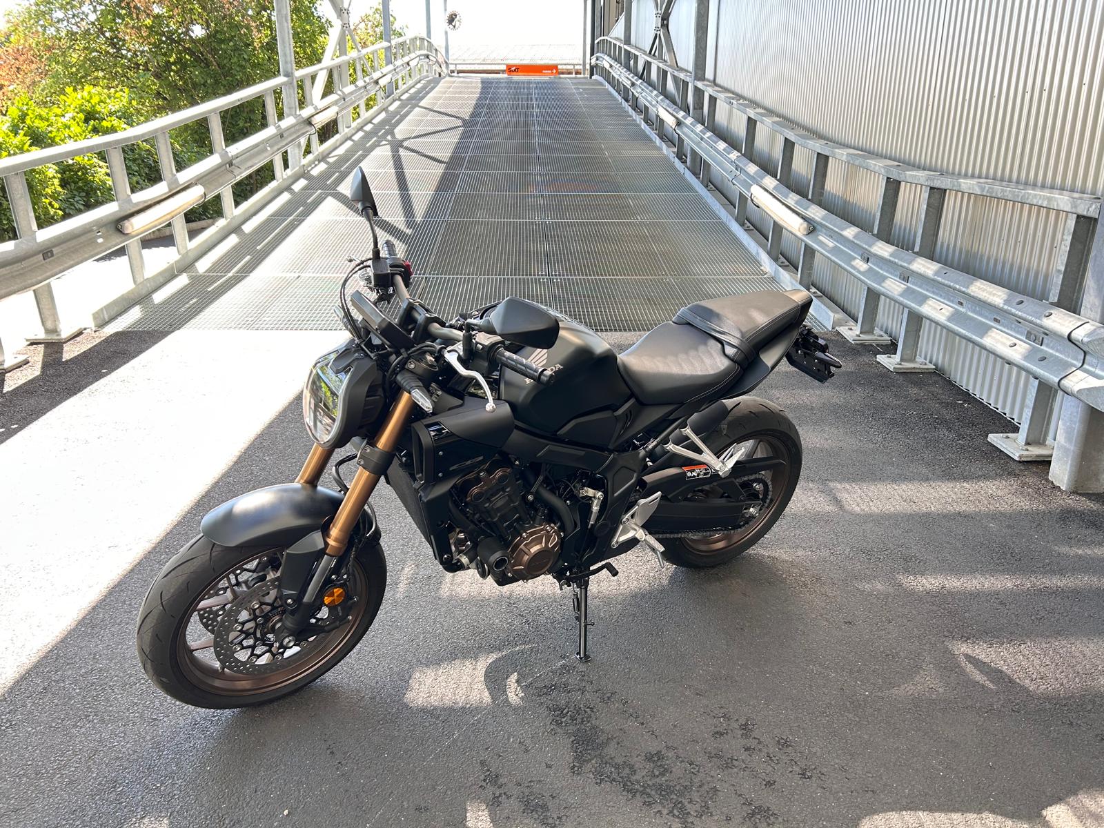 HONDA CBR 650-image-1
