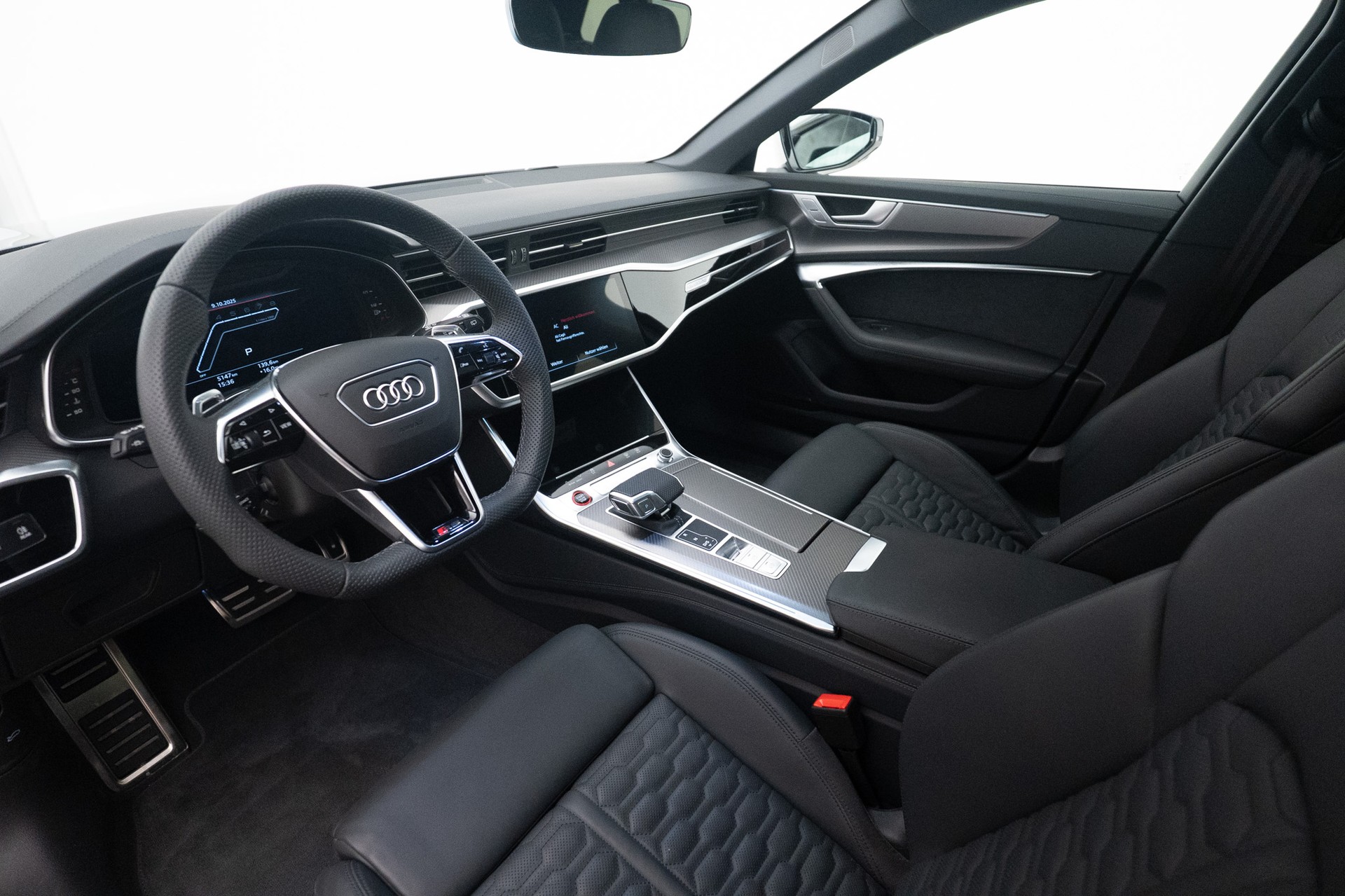 AUDI RS6 Avant 4.0 TFSI V8 Performance quattro-image-4
