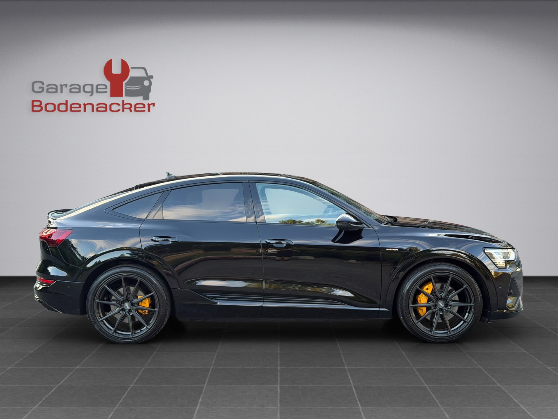 AUDI e-tron 55 Sportback S Line quattro * 22 Zoll Vossen Räder * All Black Everything *-image-6