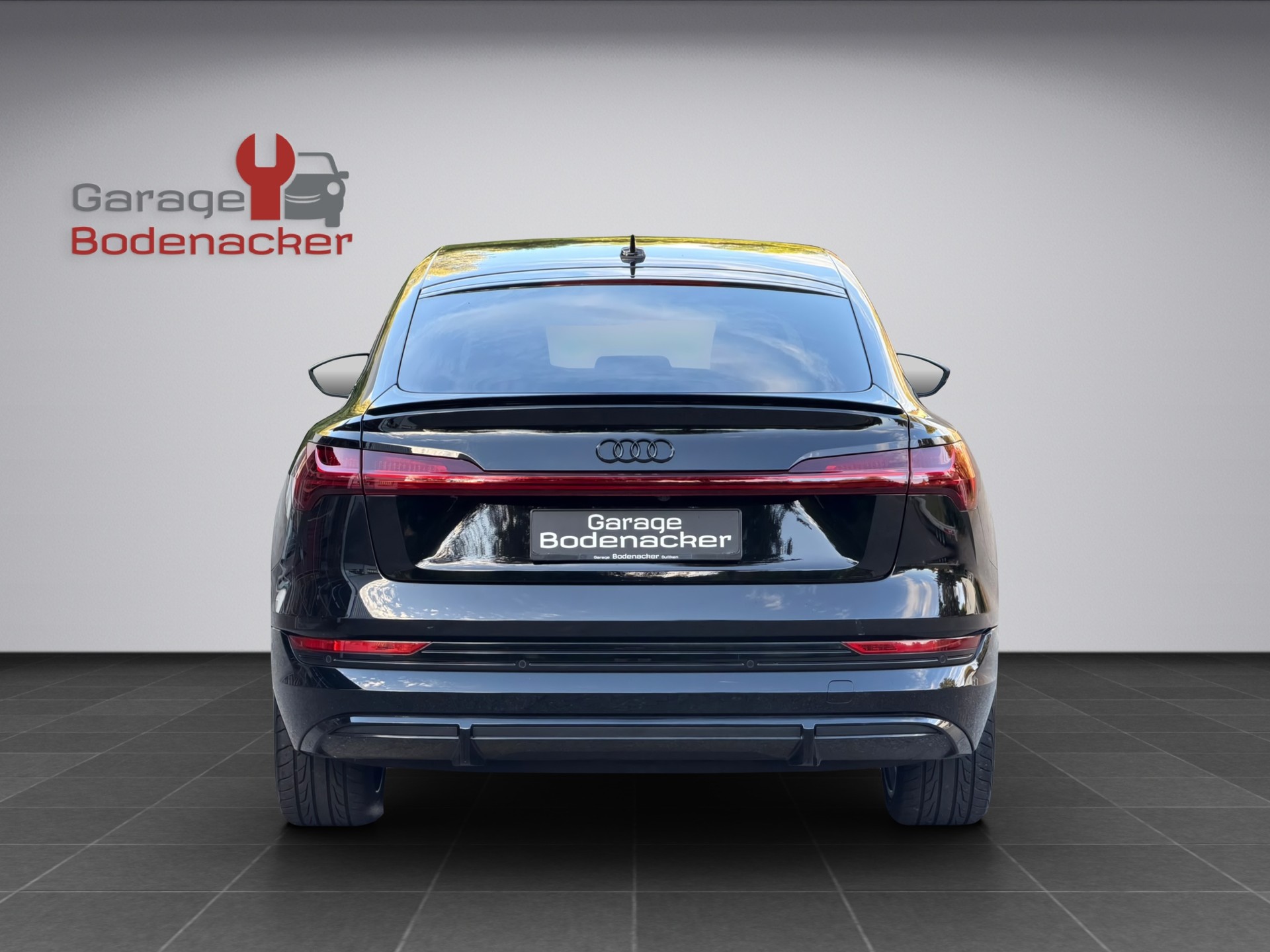 AUDI e-tron 55 Sportback S Line quattro * 22 Zoll Vossen Räder * All Black Everything *-image-17