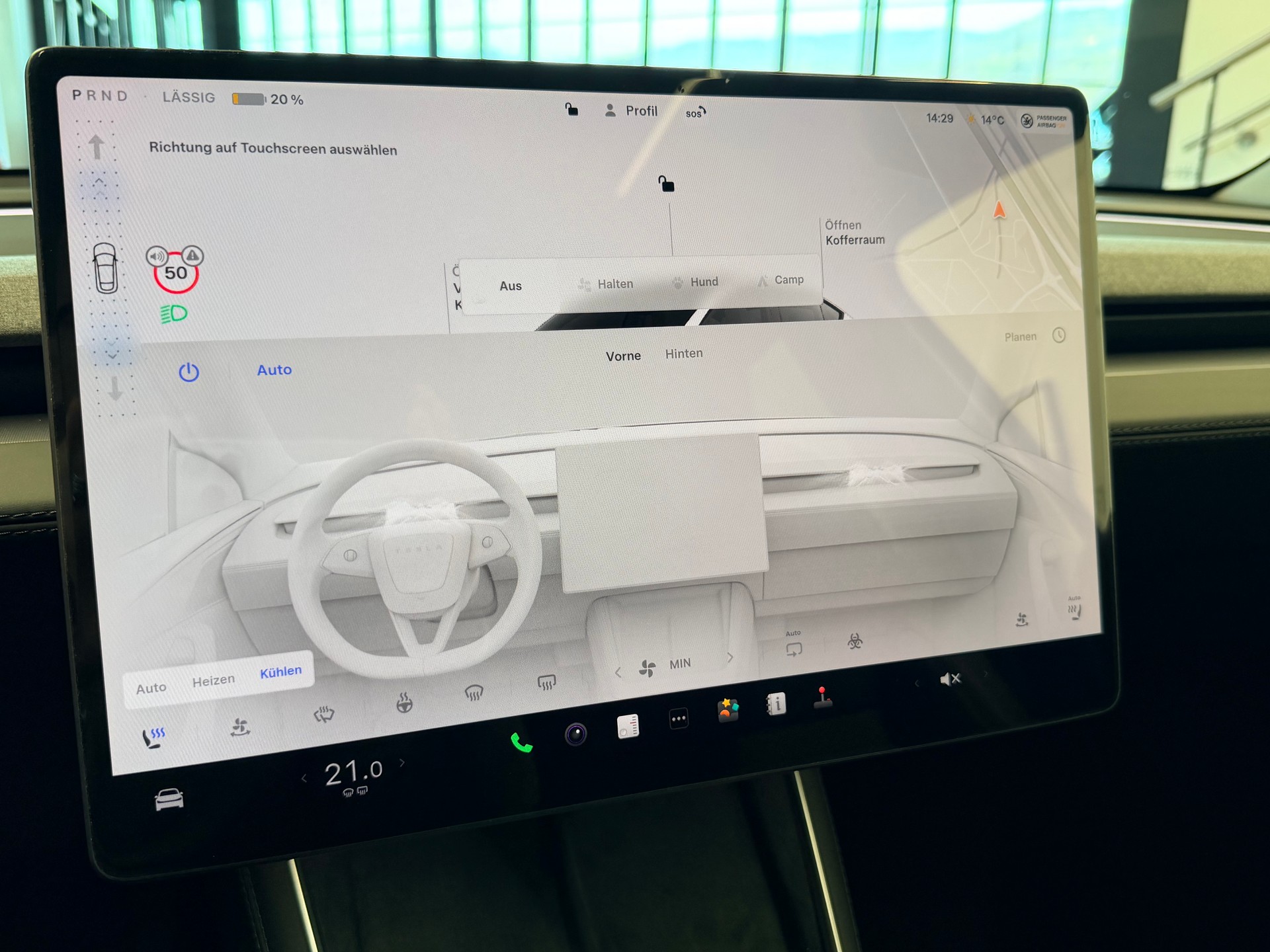 TESLA Model Y Long Range Premium AWD-image-26