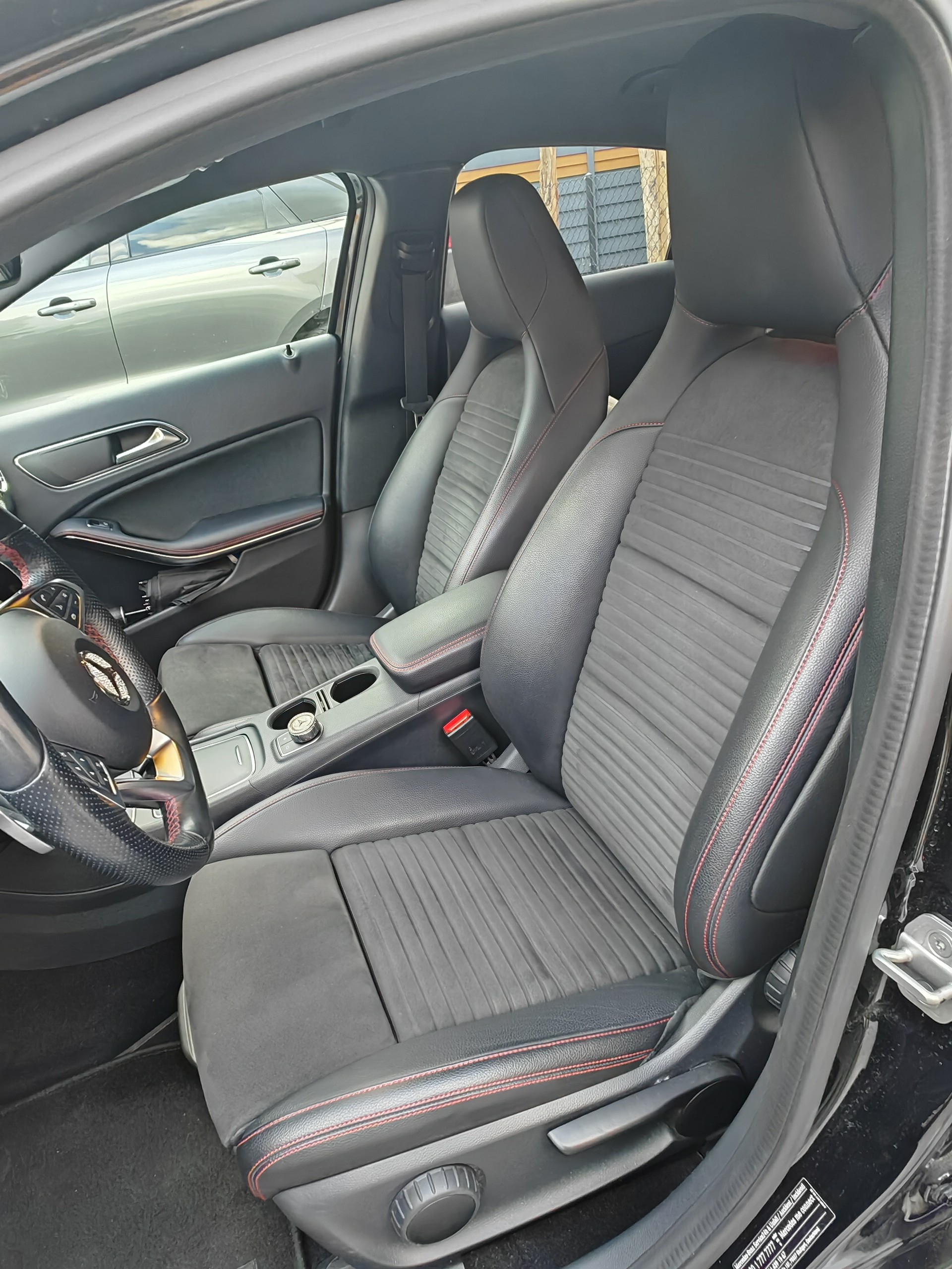 MERCEDES-BENZ A 220 AMG Line 4m-image-3