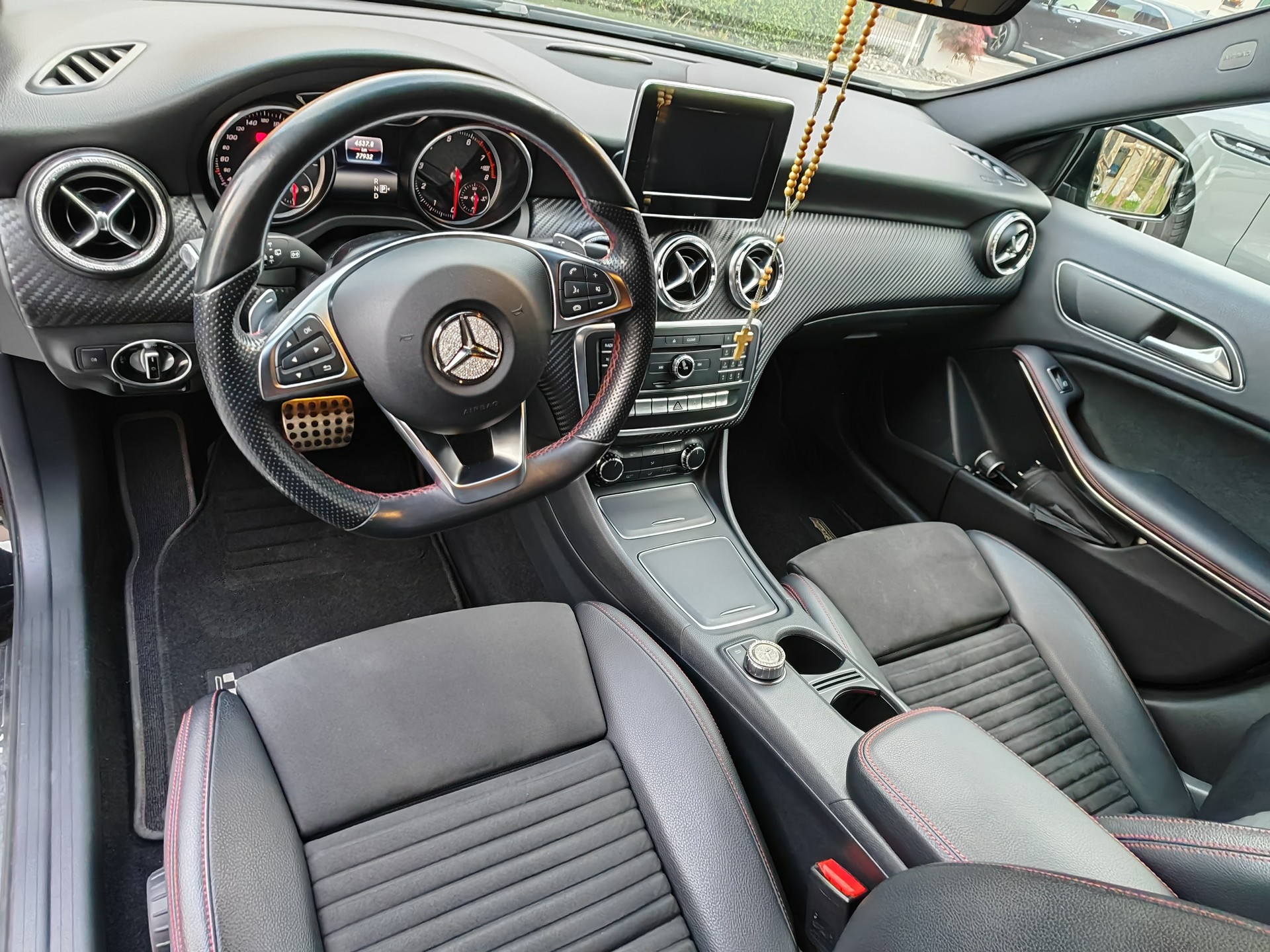 MERCEDES-BENZ A 220 AMG Line 4m-image-2