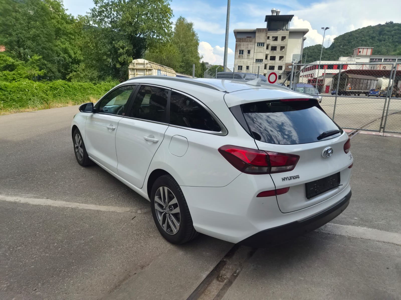 HYUNDAI i30 Wagon 1.6 CRDi GO Plus DCT-showroom-element-3