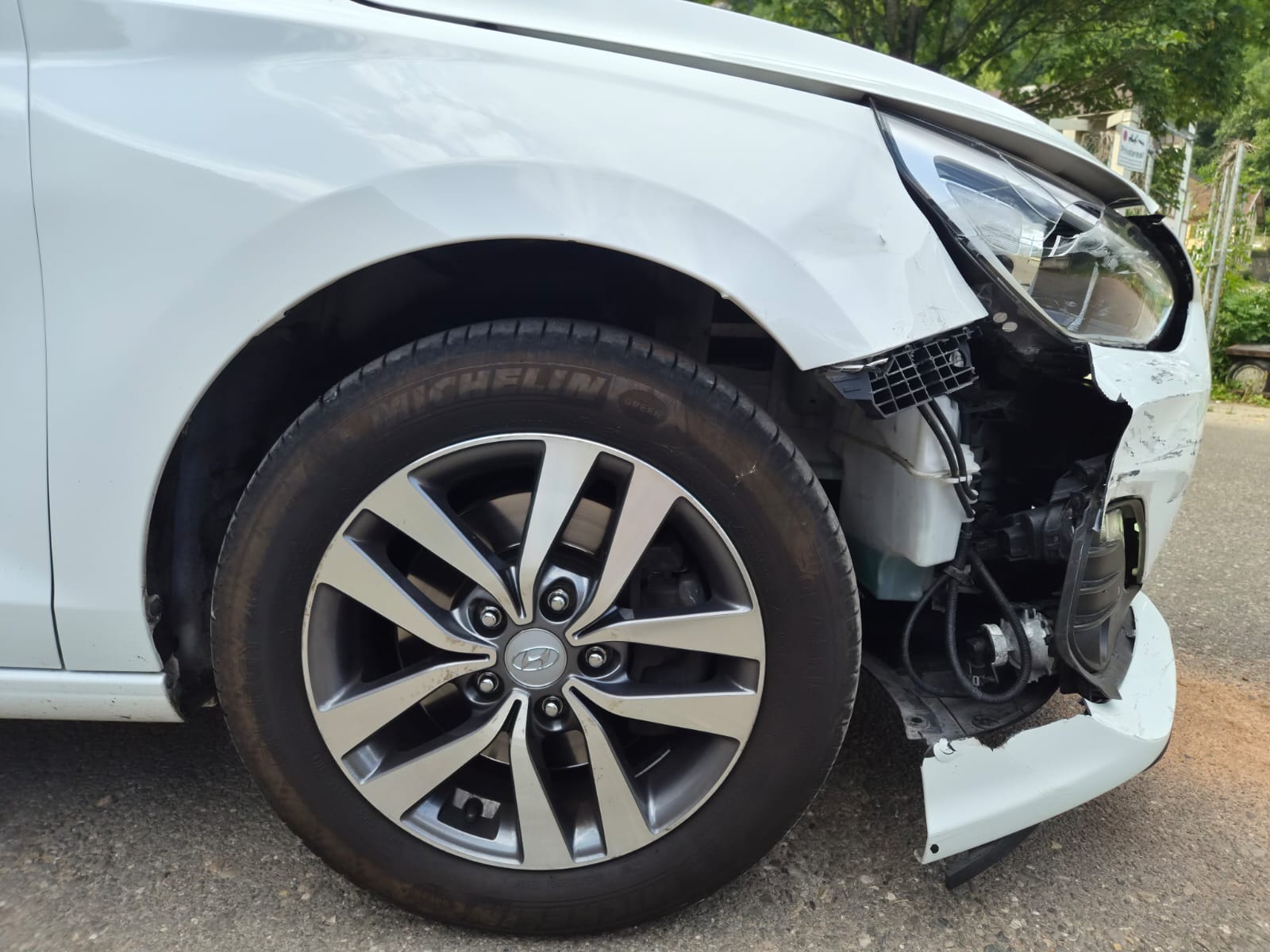 HYUNDAI i30 Wagon 1.6 CRDi GO Plus DCT-image-4