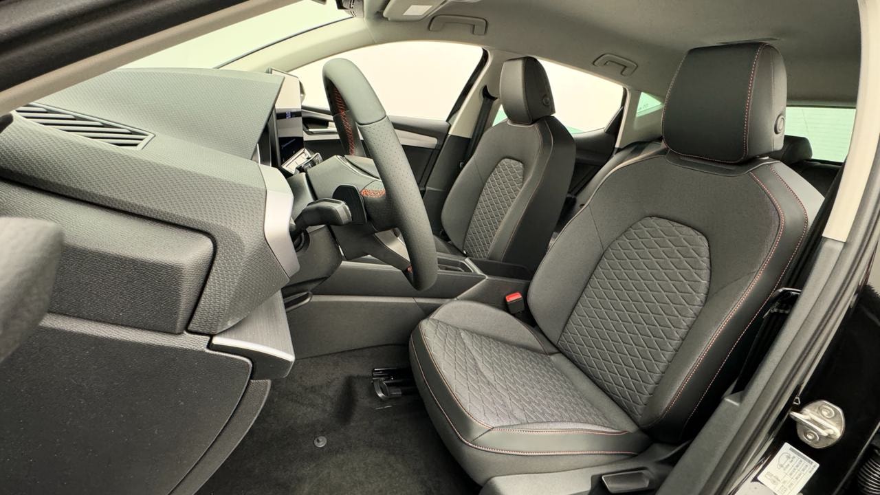 SEAT Leon 1.5 eHybrid pHEV DSG FR-image-4