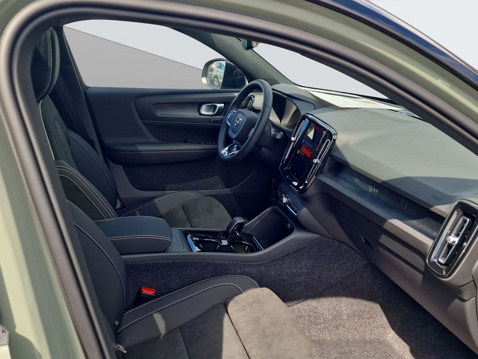 VOLVO XC40 P8 Twin Ultimate AWD-image-14
