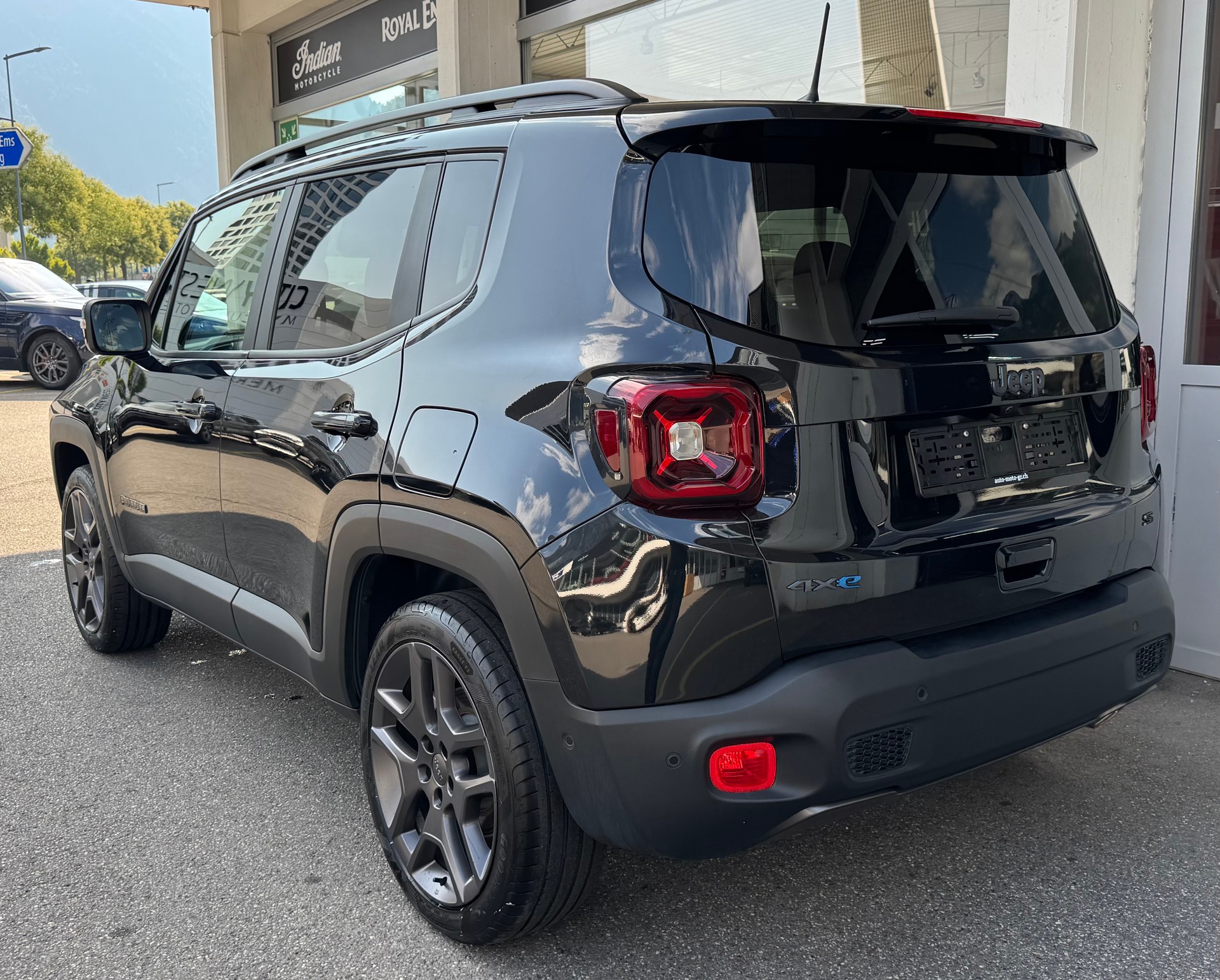 JEEP Renegade 1.3 T PHEV S AWD-showroom-element-3