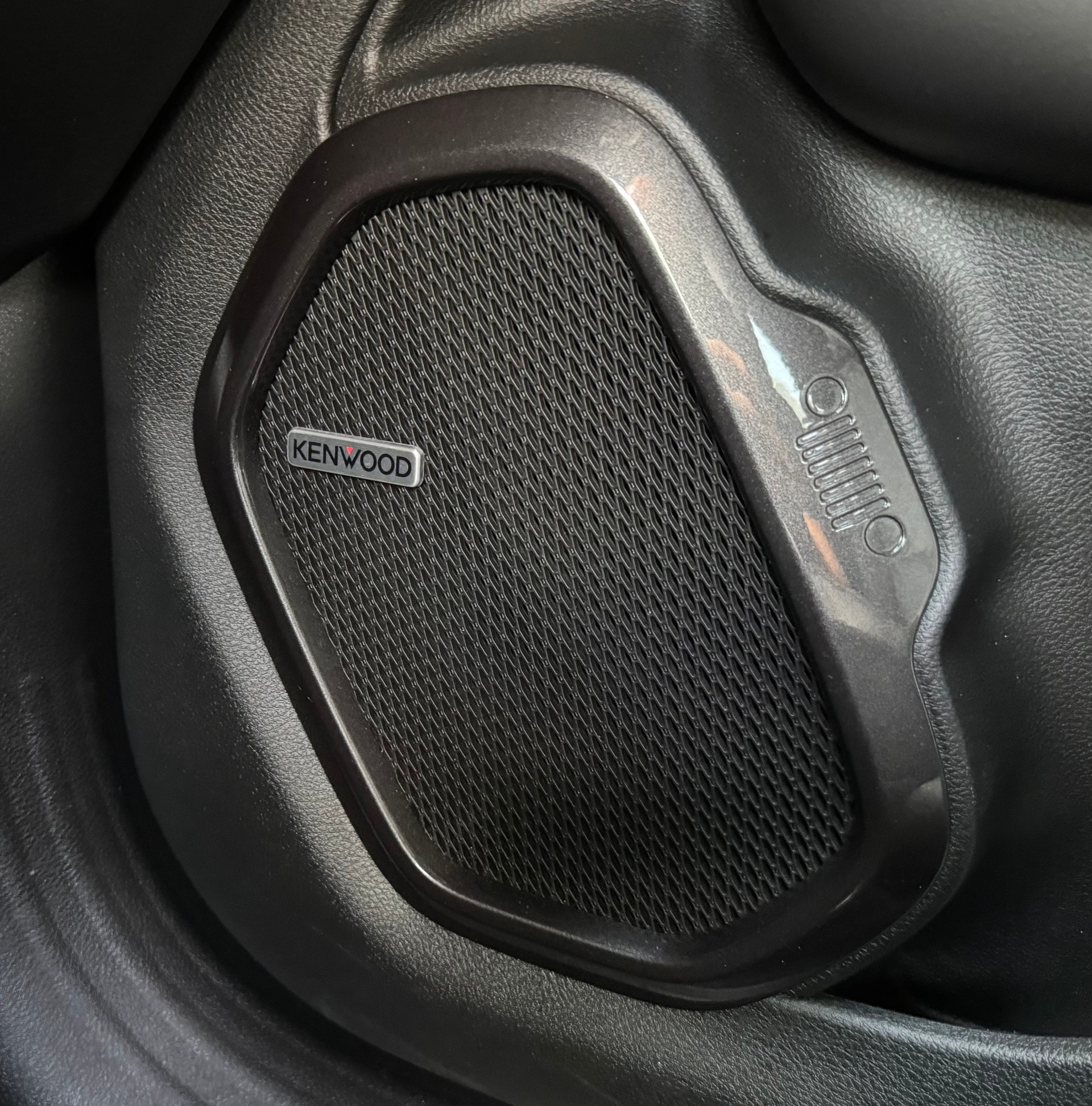JEEP Renegade 1.3 T PHEV S AWD-image-21