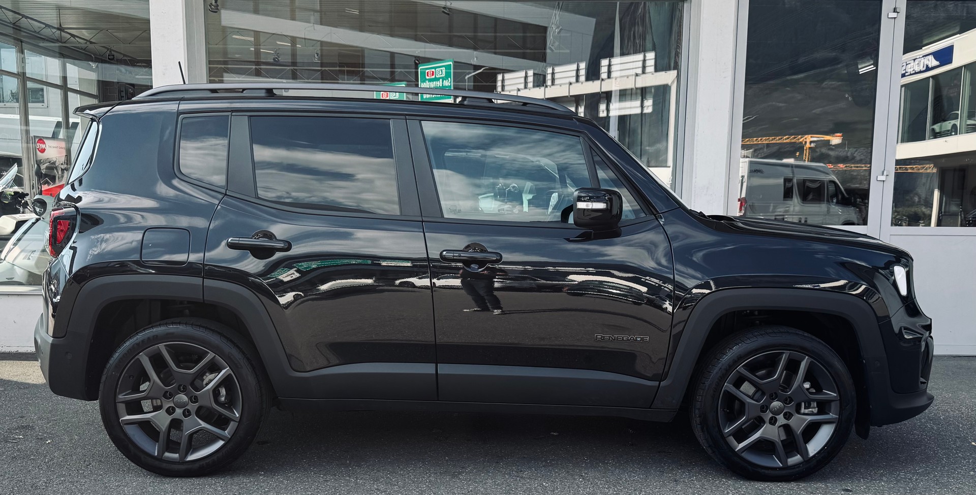 JEEP Renegade 1.3 T PHEV S AWD-showroom-element-1