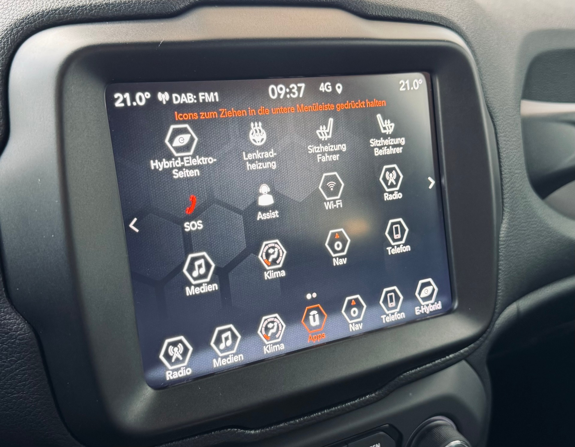 JEEP Renegade 1.3 T PHEV S AWD-image-17