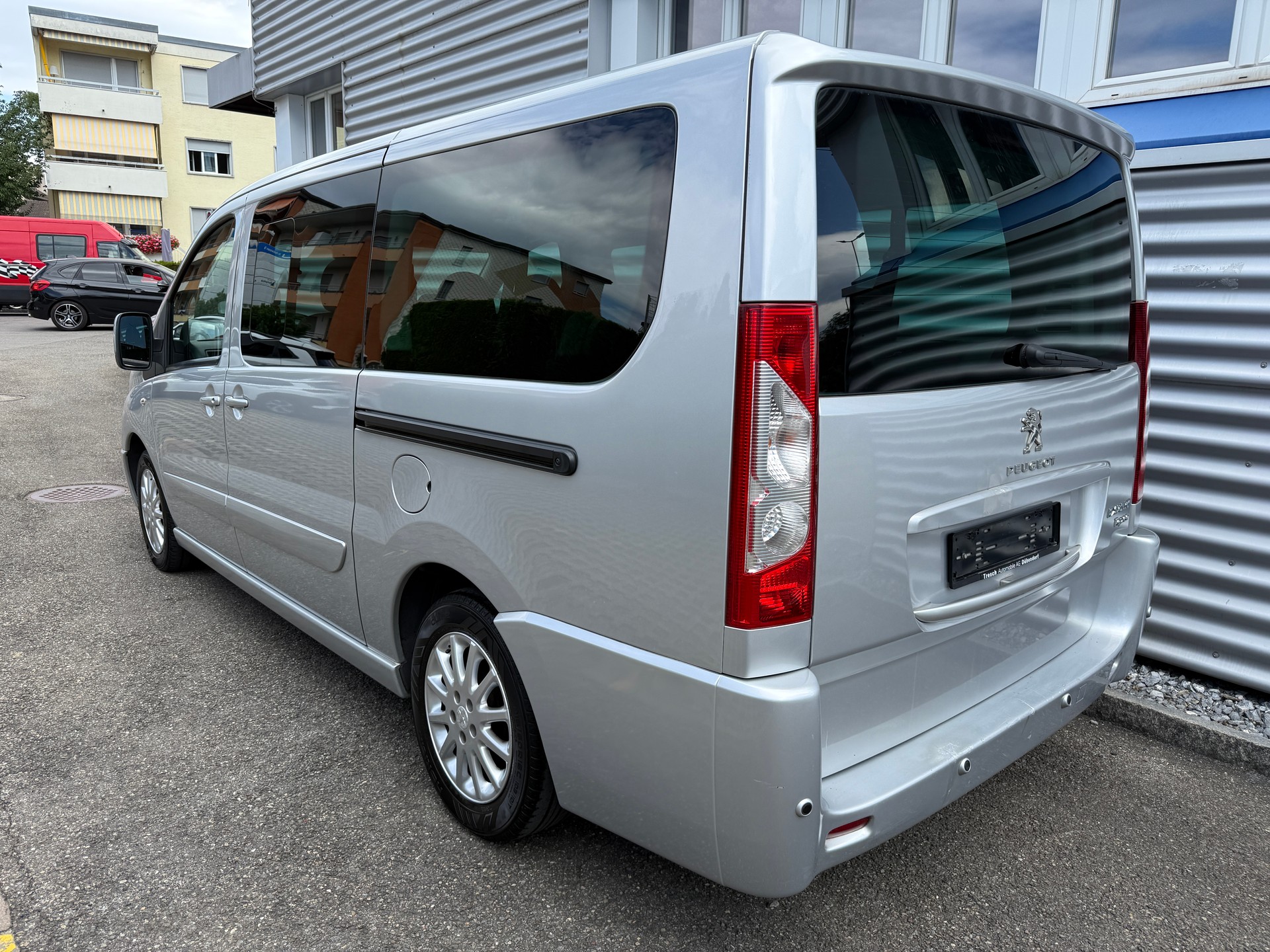 PEUGEOT Expert Tepee 2.0 HDi Premium L2-image-1