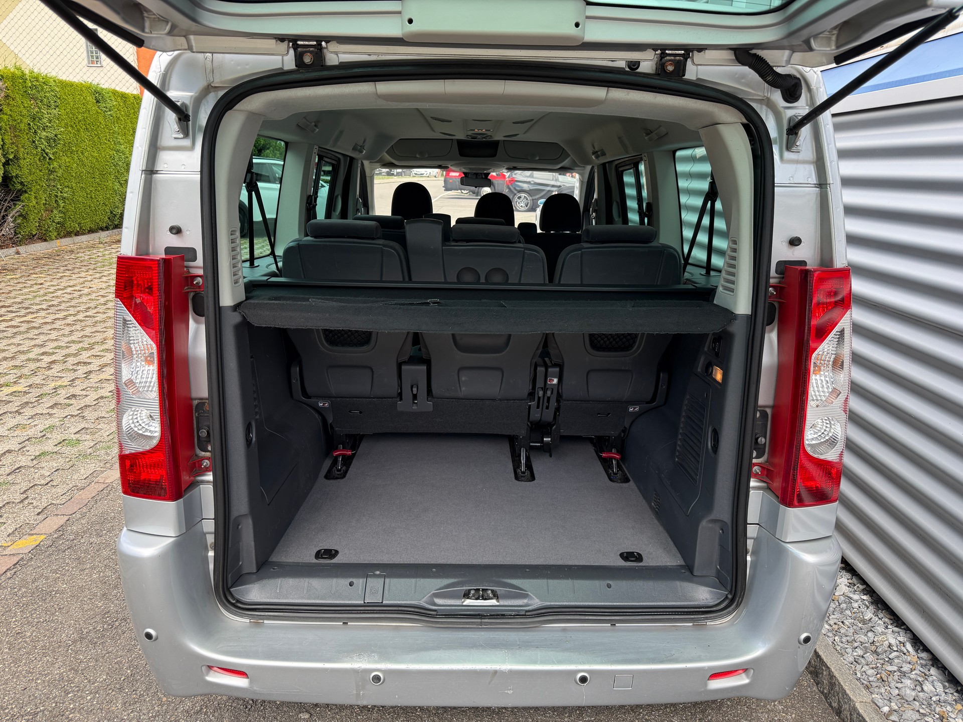PEUGEOT Expert Tepee 2.0 HDi Premium L2-image-10