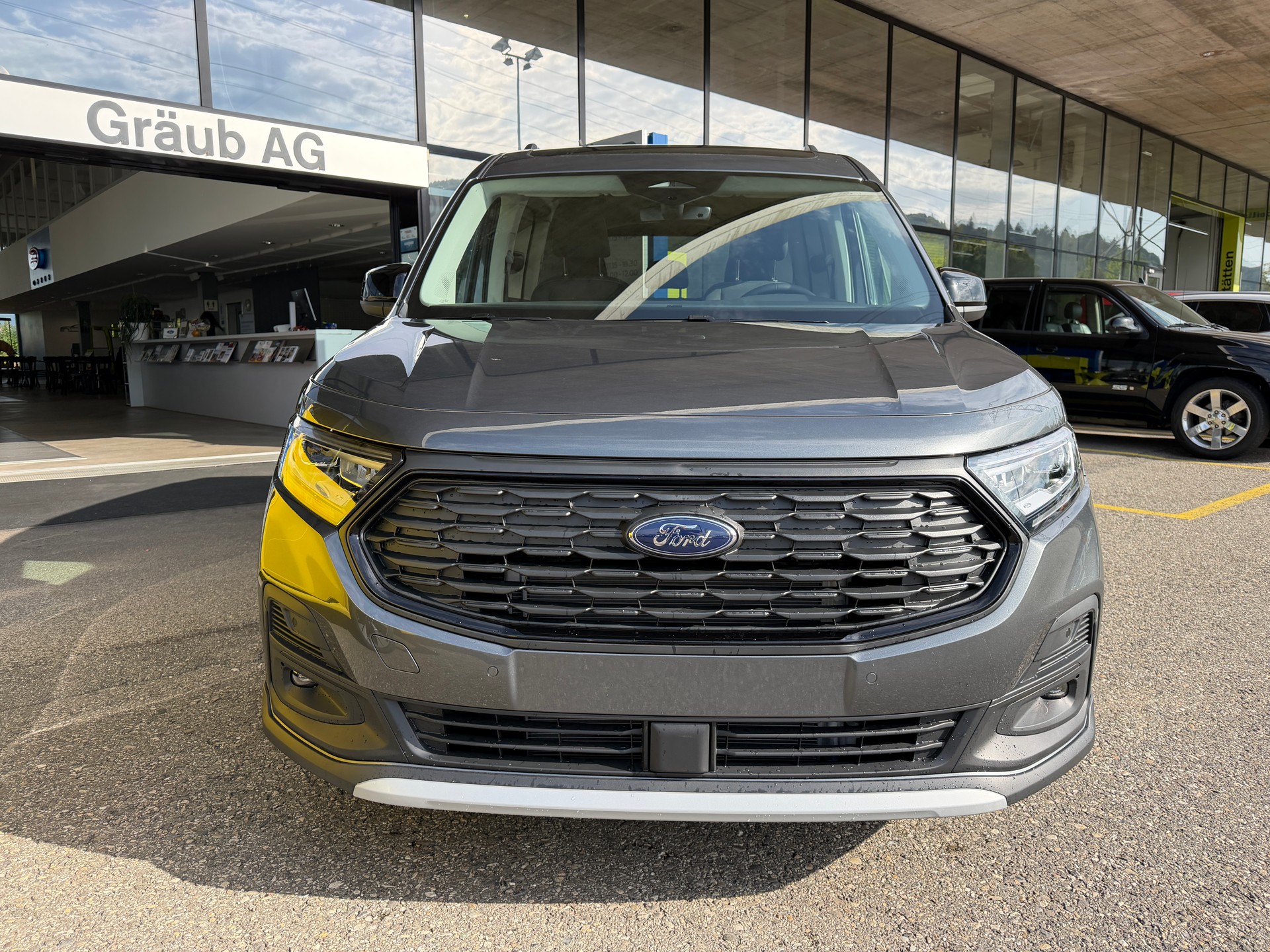 FORD Tourneo Connect 1.5 PHEV Active Automat-showroom-element-1