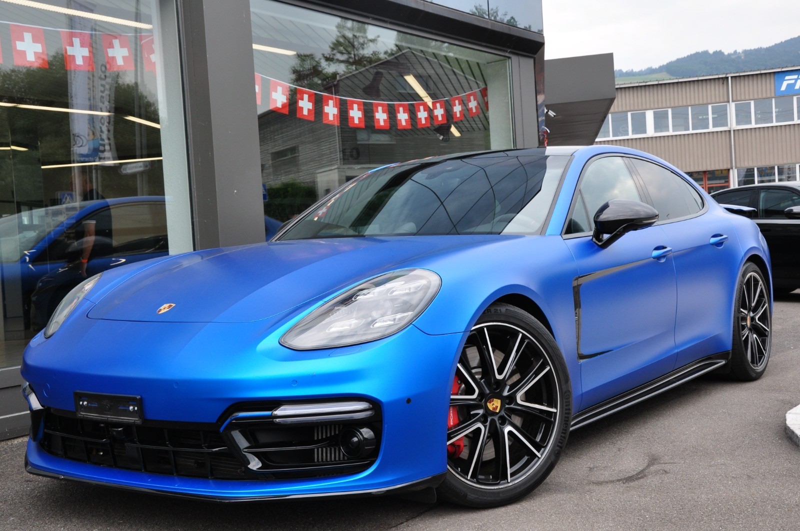 PORSCHE Panamera Turbo PDK-showroom-element-2
