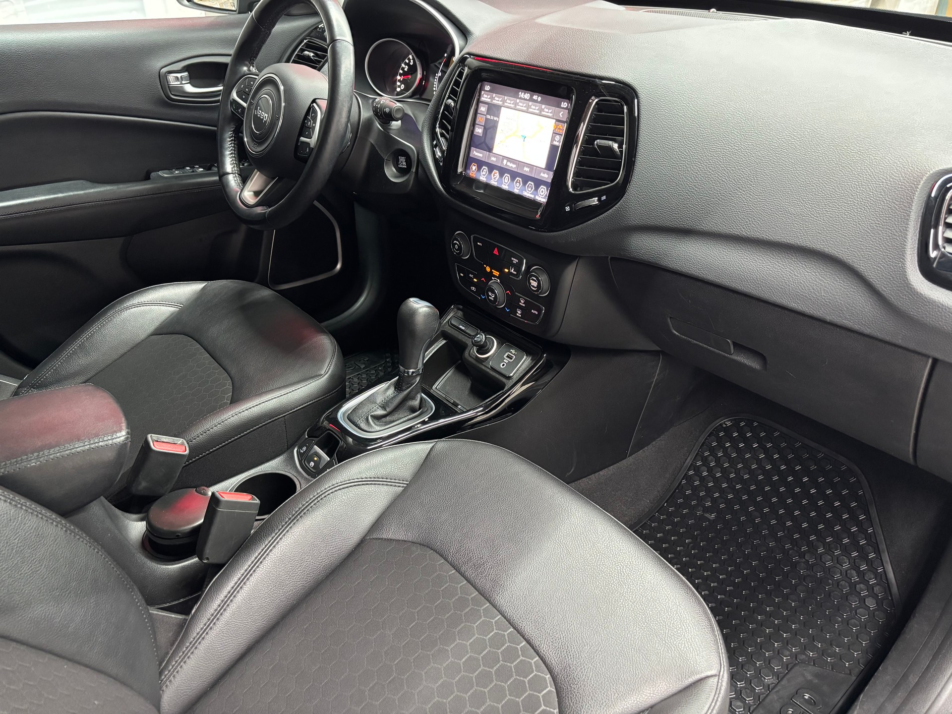 JEEP Compass 4x2 1.3 Turbo Night Eagle DKG-image-7