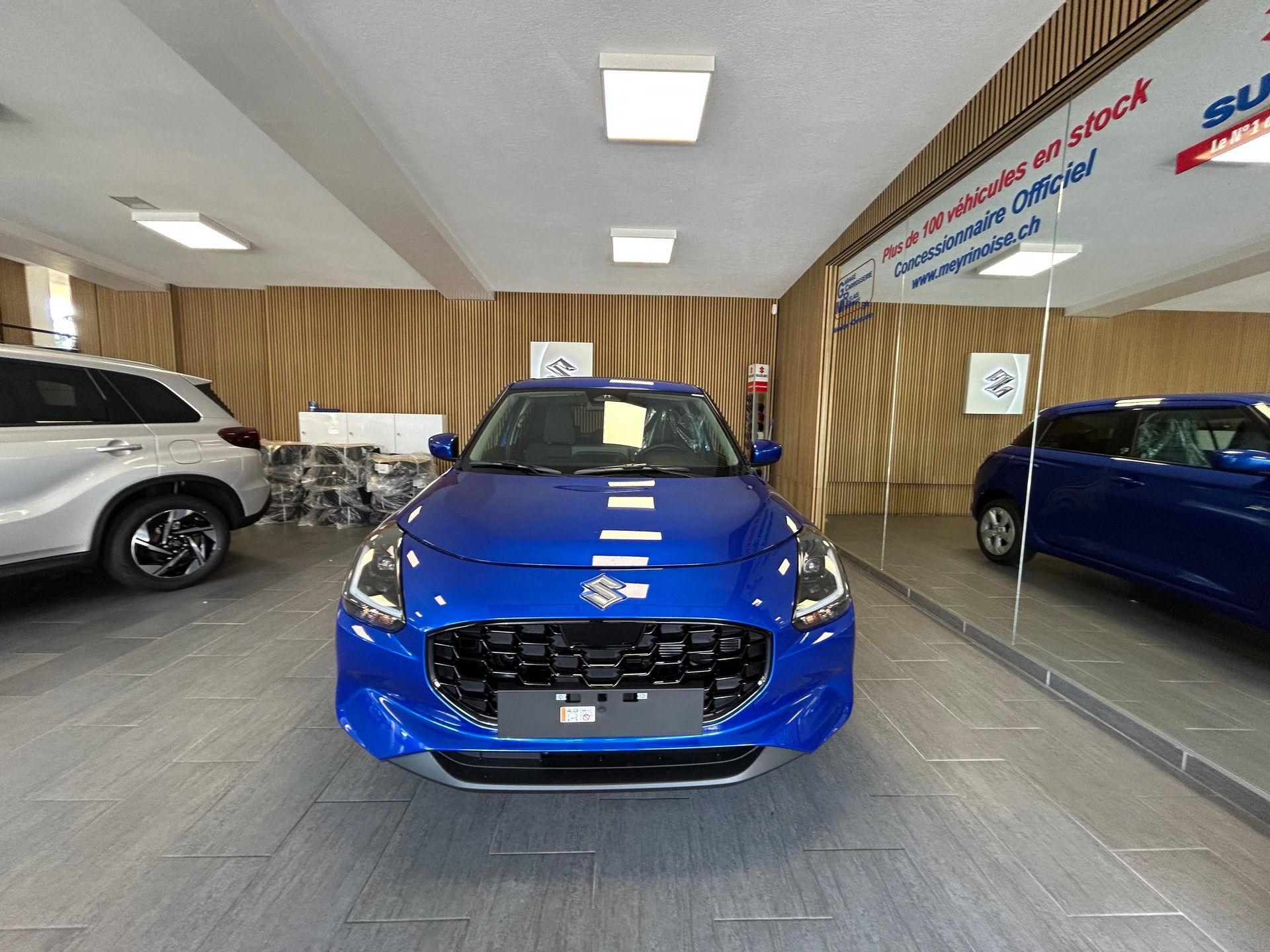 SUZUKI Swift 1.2 Piz Sulai Hybrid 4x4 4 ROUES HIVER OFFERT-showroom-element-2