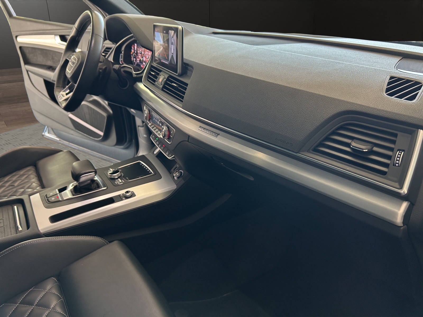 AUDI Q5 55 TFSI e sport quattro-image-19