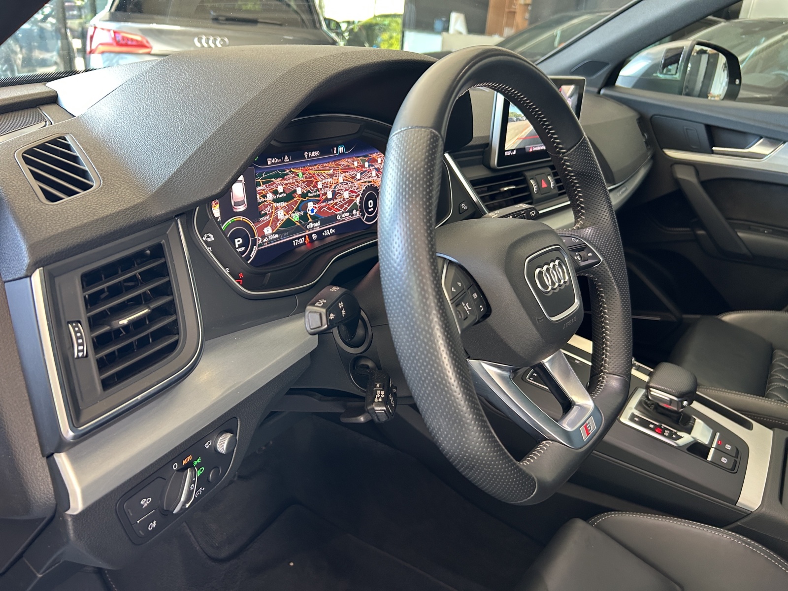 AUDI Q5 55 TFSI e sport quattro-image-18