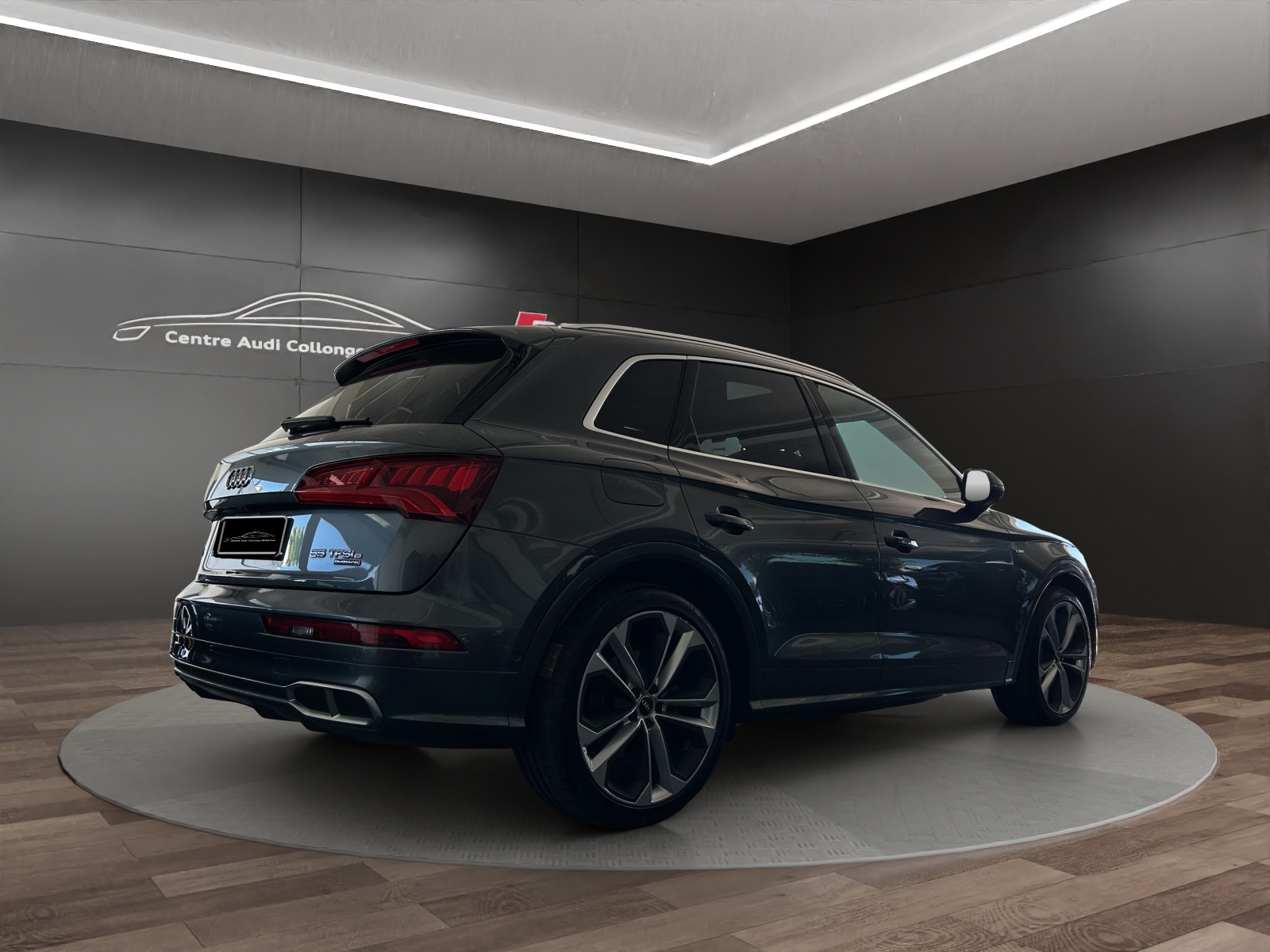 AUDI Q5 55 TFSI e sport quattro-showroom-element-3