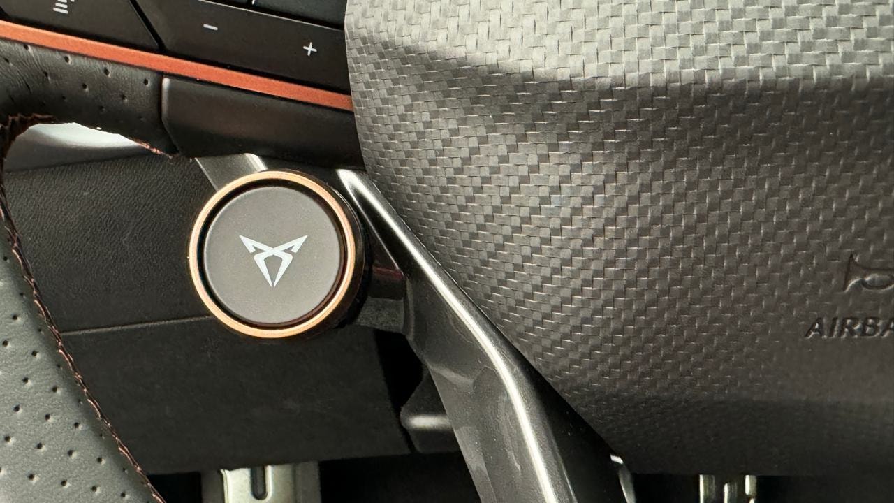 CUPRA Formentor 1.5 e-HYBRID pHEV VZ Black Edition-image-9