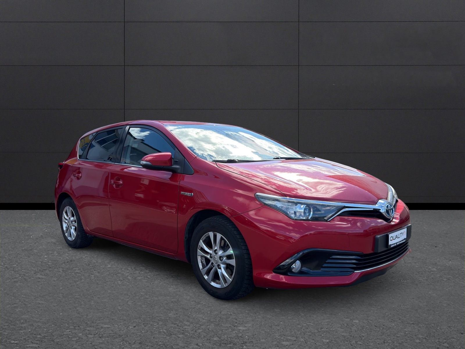 TOYOTA Auris 1.8 HSD Luna e-CVT-image-6