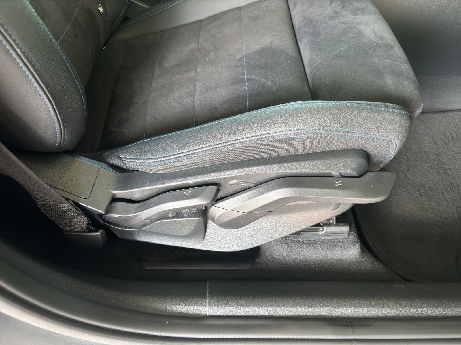 BMW X1 23i xDrive paddles-image-17