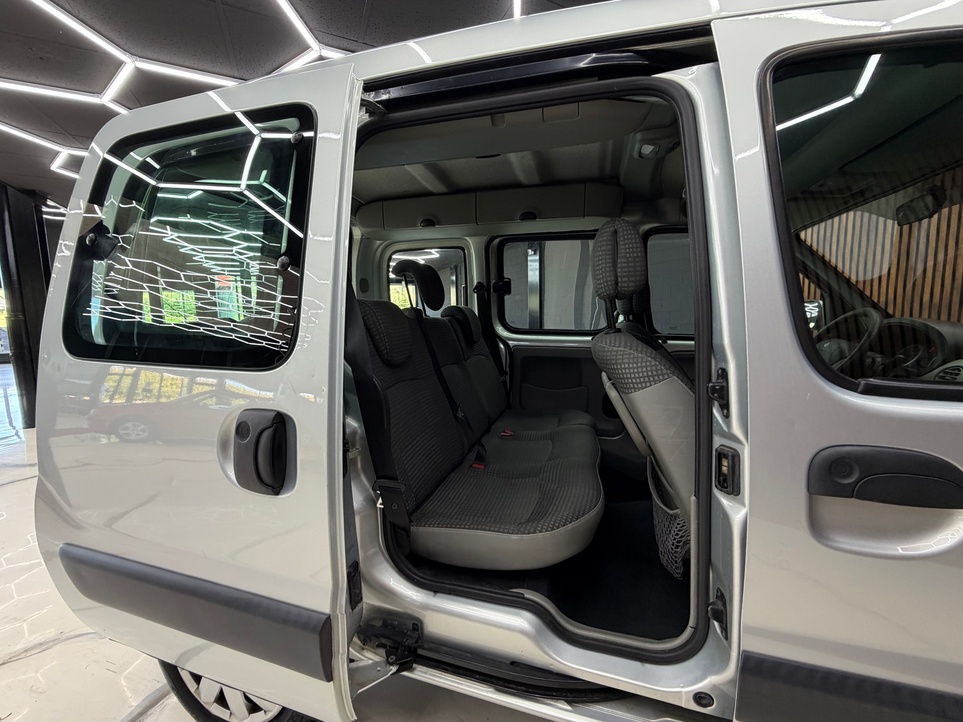 RENAULT Kangoo 1.6 16V Expression-image-14