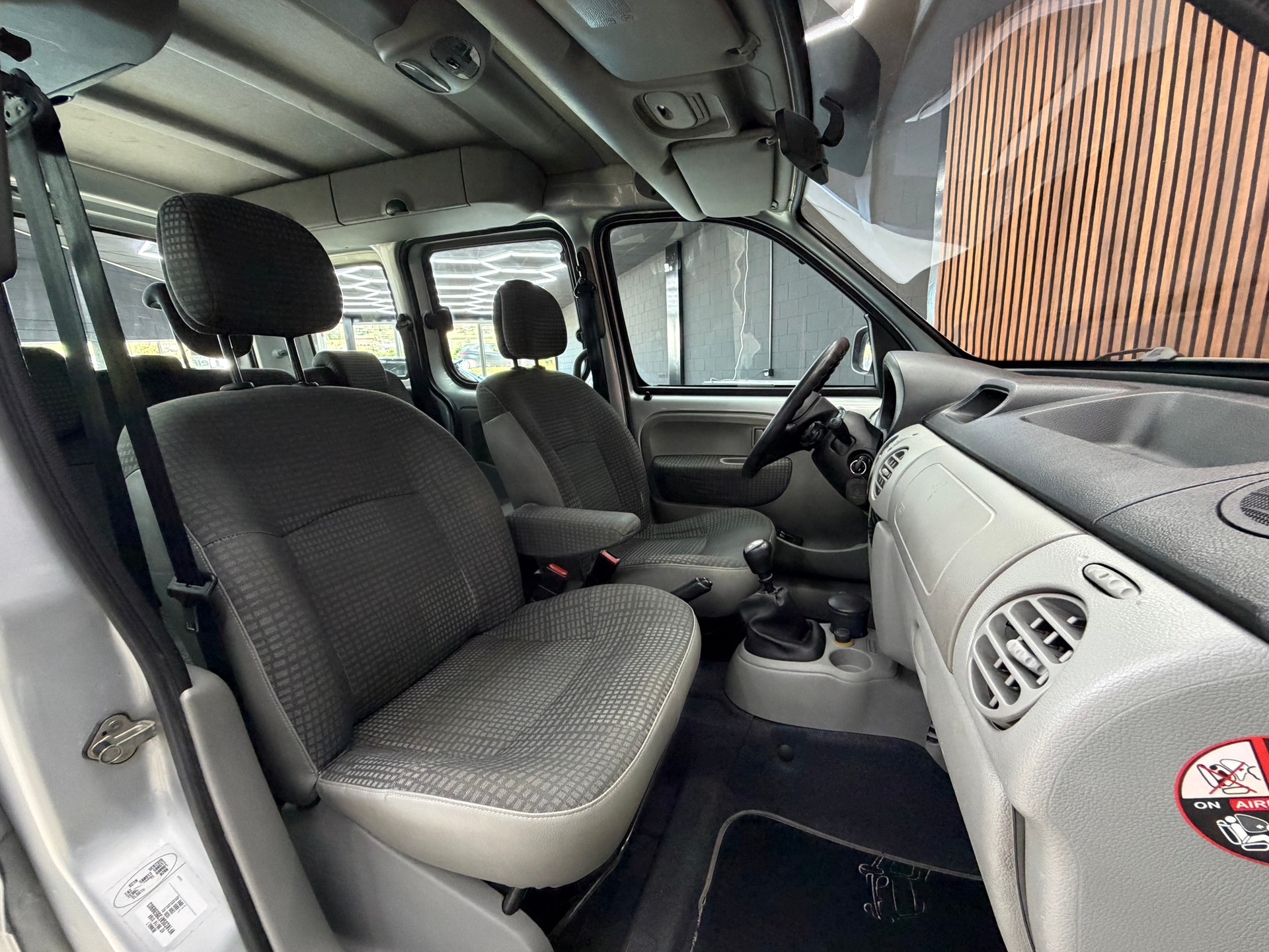 RENAULT Kangoo 1.6 16V Expression-image-11