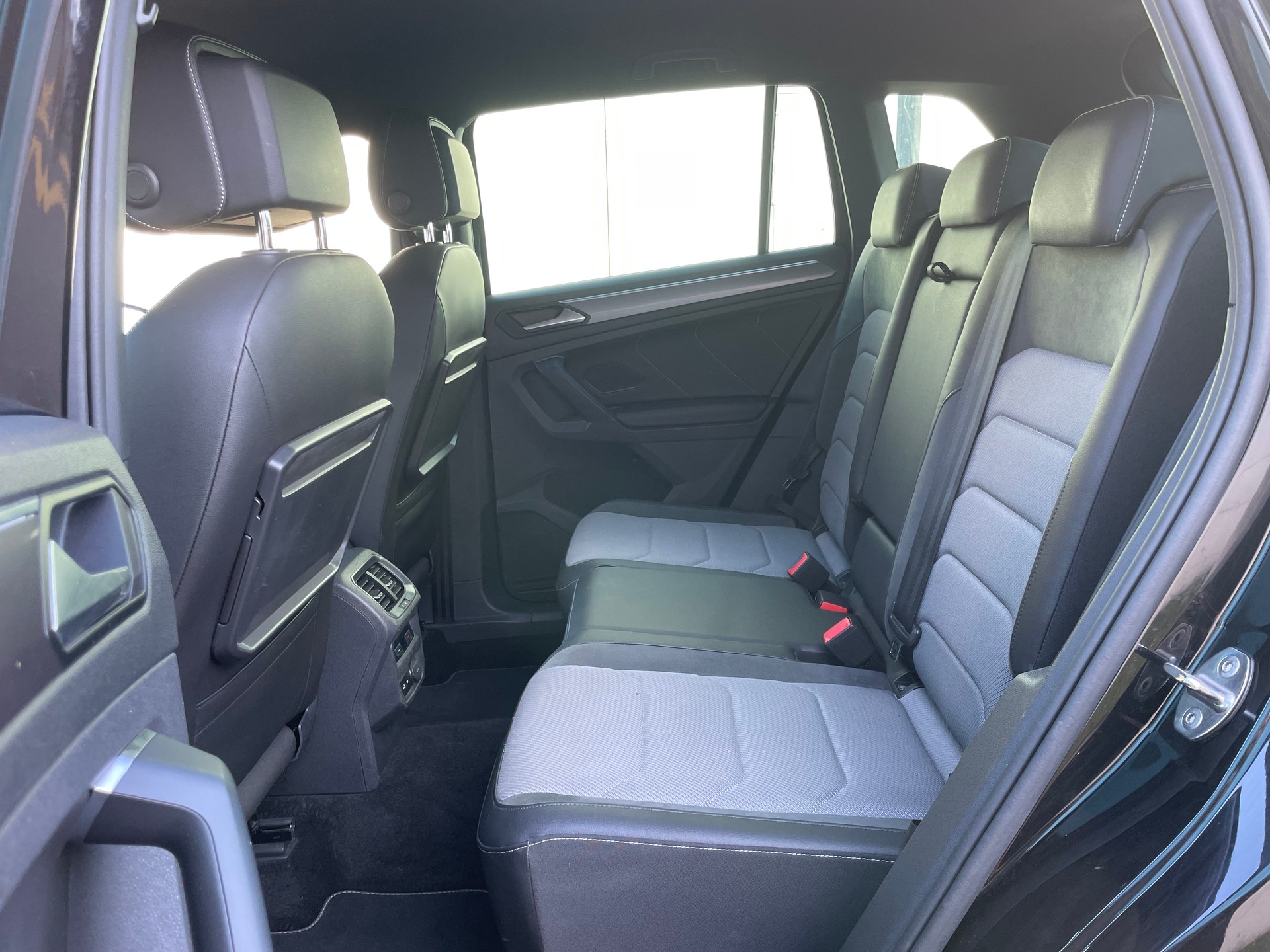 VW Tiguan 2.0TSI Highline 4Motion DSG (47)-image-6