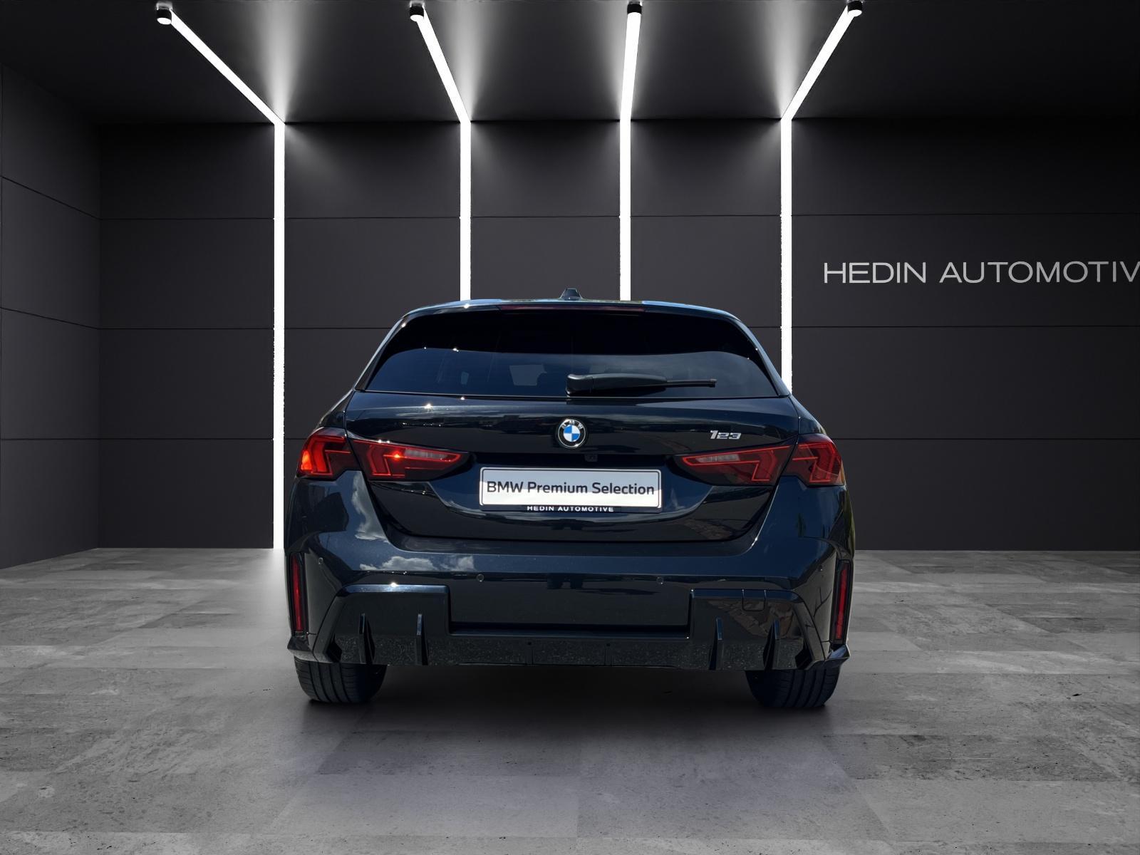 BMW 1er Reihe F70 123 xDrive-image-8