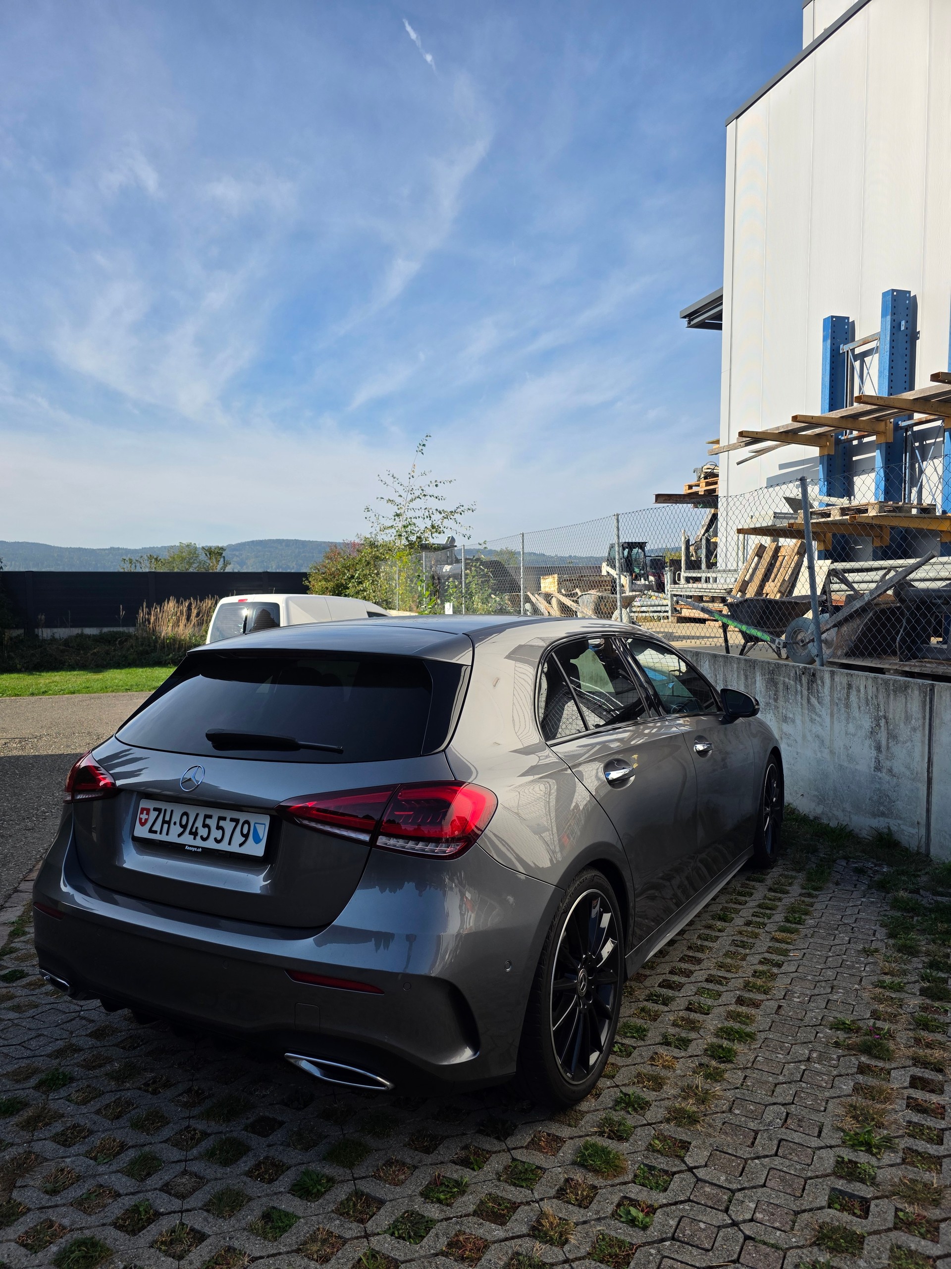 MERCEDES-BENZ A 180 Night Star AMG Line-image-5