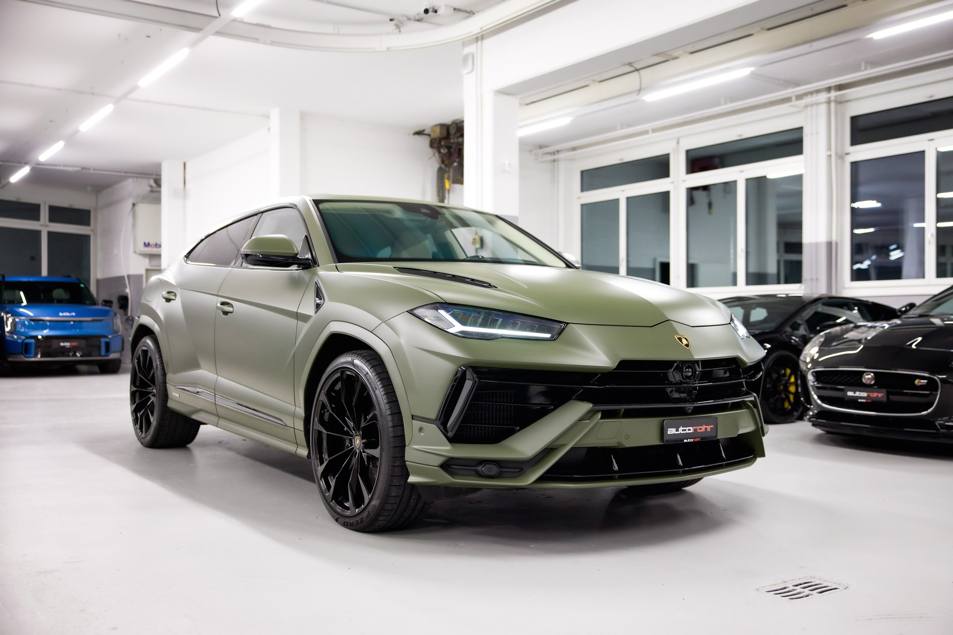 LAMBORGHINI Urus S E-Gear *Werkslackierung Verde Turbine Matt*-showroom-element-2