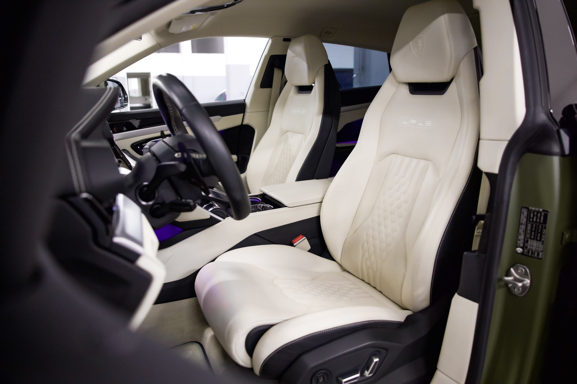 LAMBORGHINI Urus S E-Gear *Werkslackierung Verde Turbine Matt*-image-19