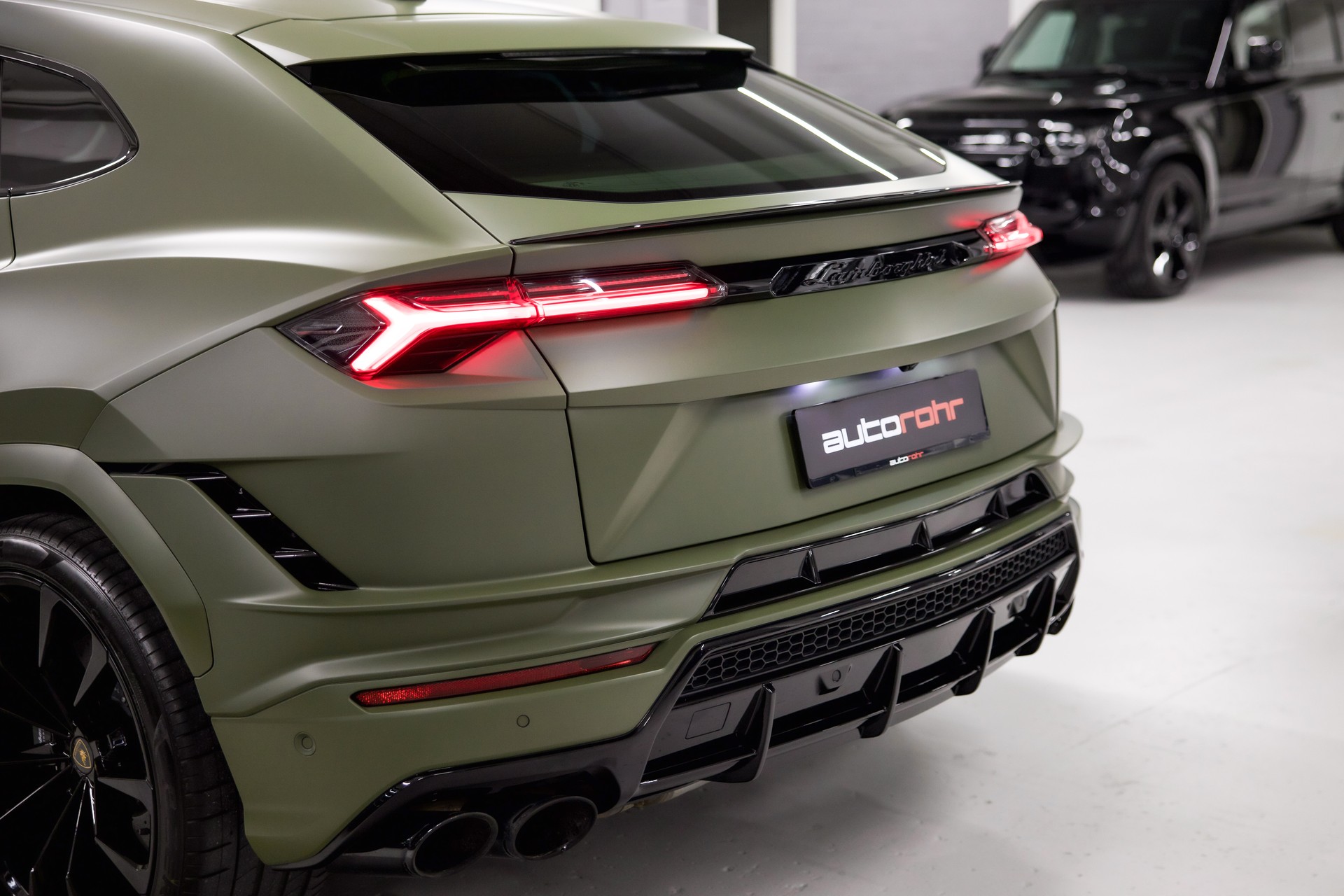 LAMBORGHINI Urus S E-Gear *Werkslackierung Verde Turbine Matt*-image-13