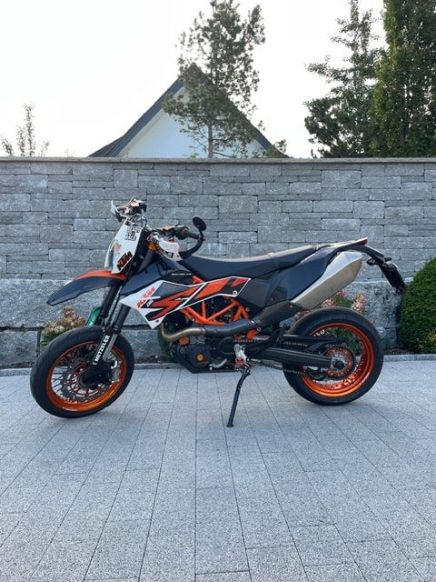 KTM 690 SMC R-image-1