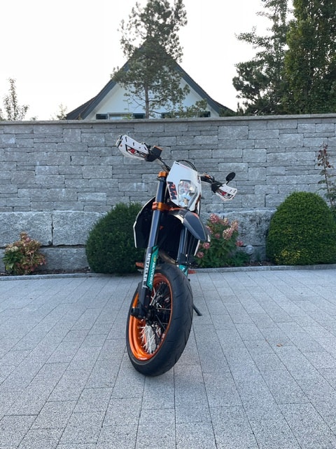KTM 690 SMC R-image-4