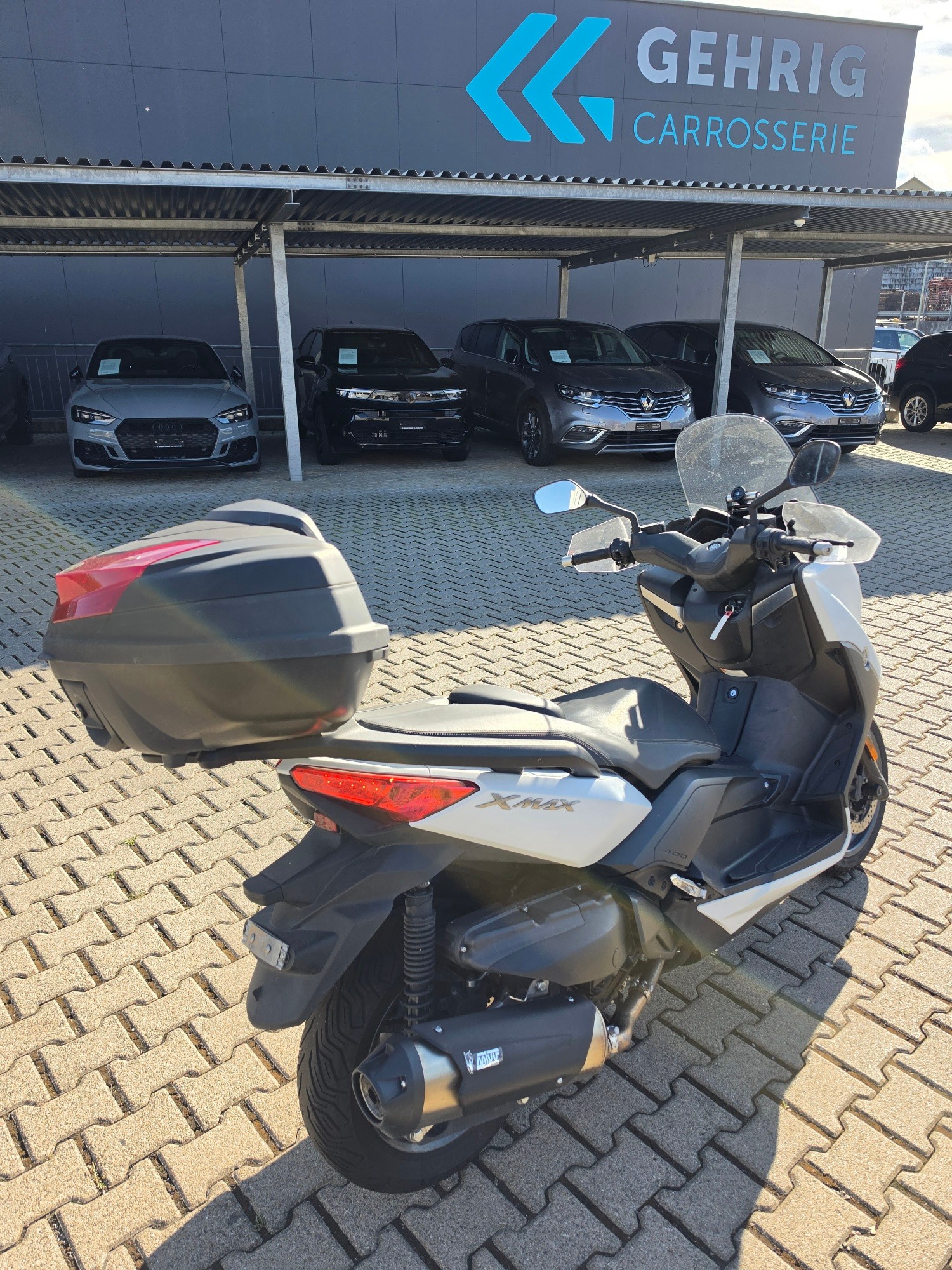 YAMAHA X-Max 400 ABS-image-2