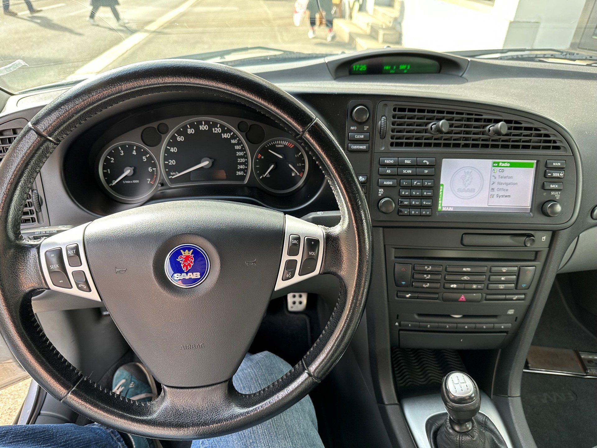 SAAB 9-3 2.0T Aero-image-7