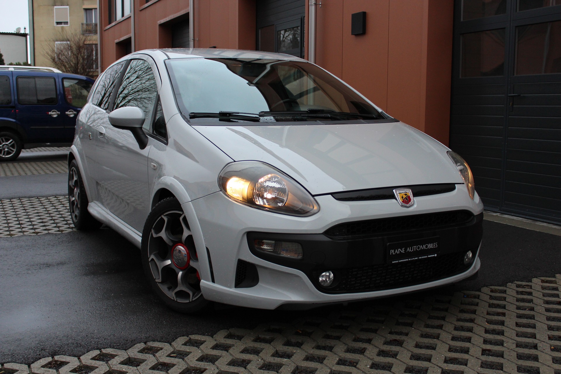 FIAT Punto Abarth-showroom-element-2