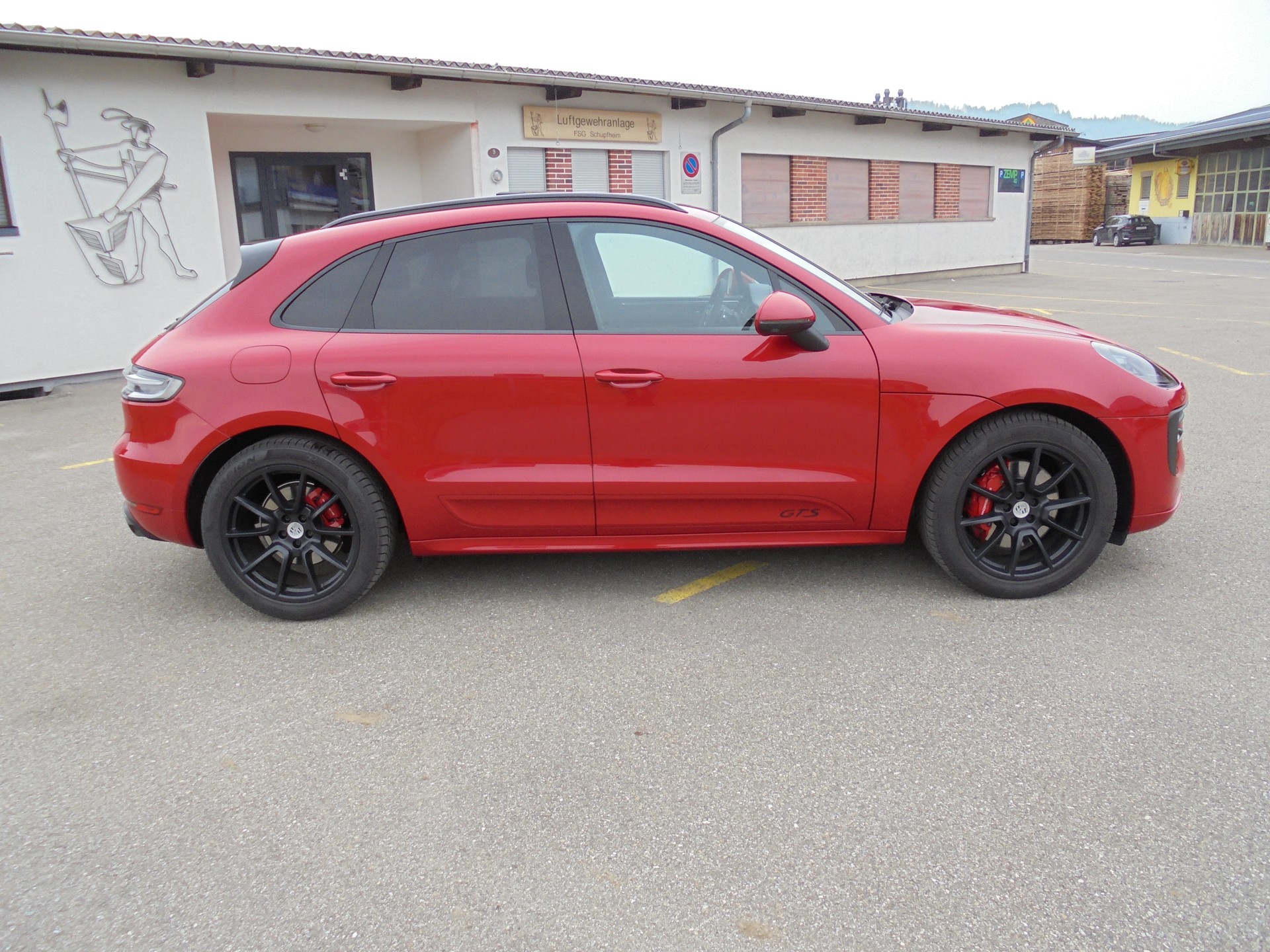 PORSCHE Macan GTS PDK-showroom-element-3