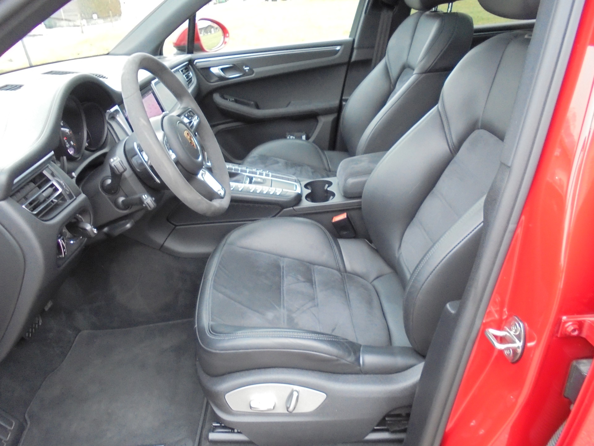 PORSCHE Macan GTS PDK-image-8