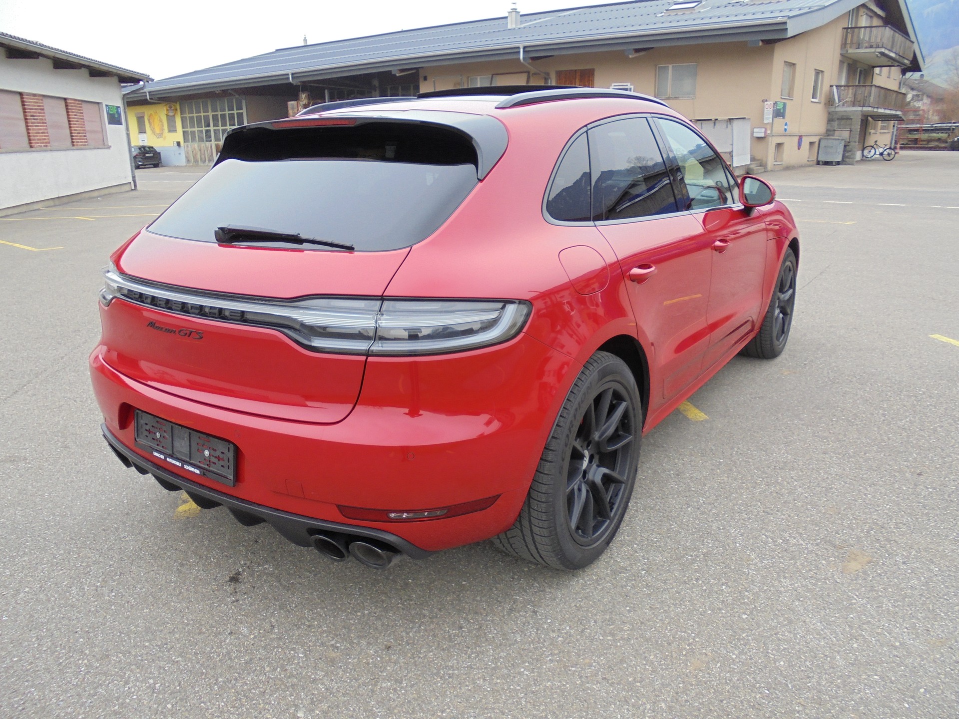 PORSCHE Macan GTS PDK-image-4