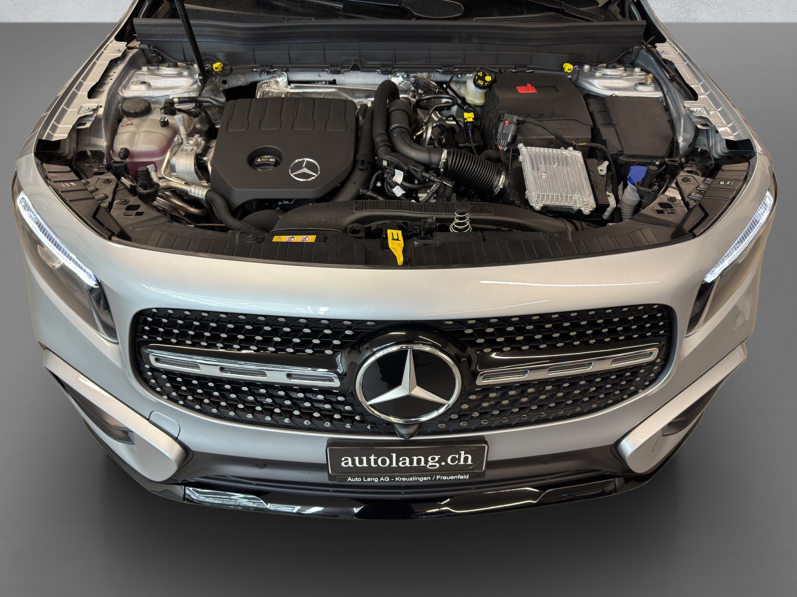 MERCEDES-BENZ GLB 200 AMG Line-image-8
