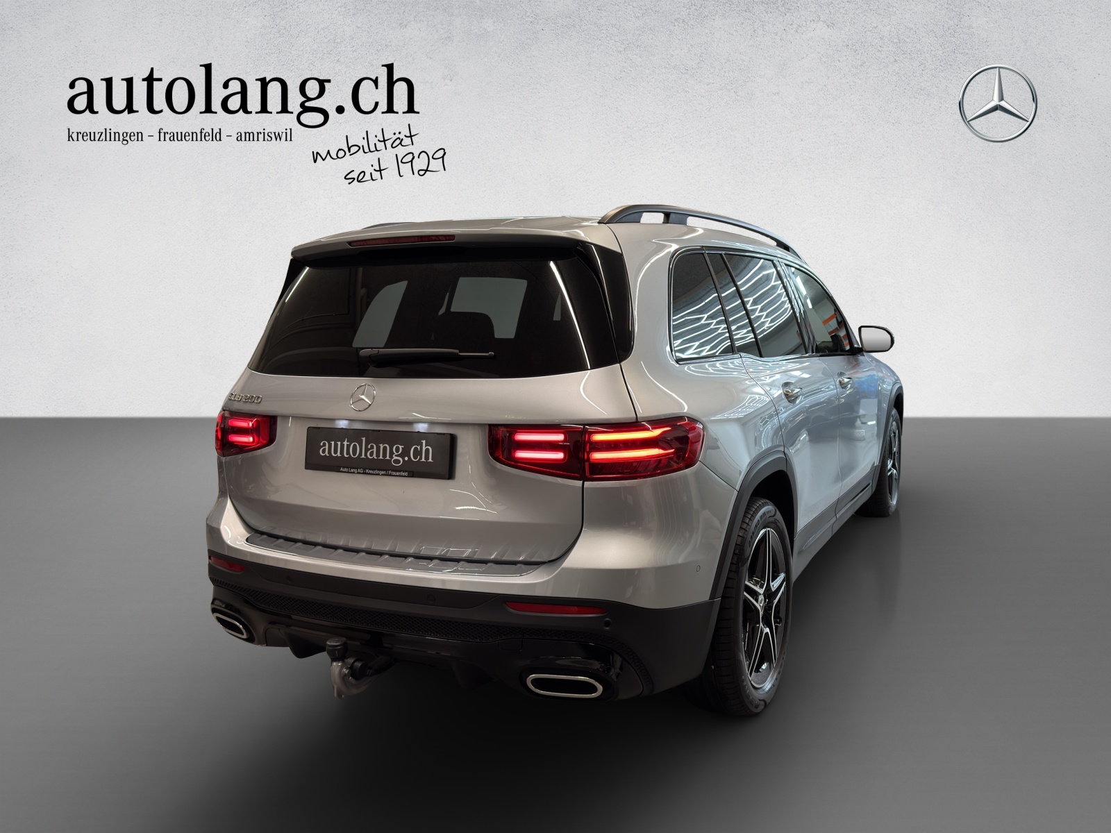 MERCEDES-BENZ GLB 200 AMG Line-showroom-element-3