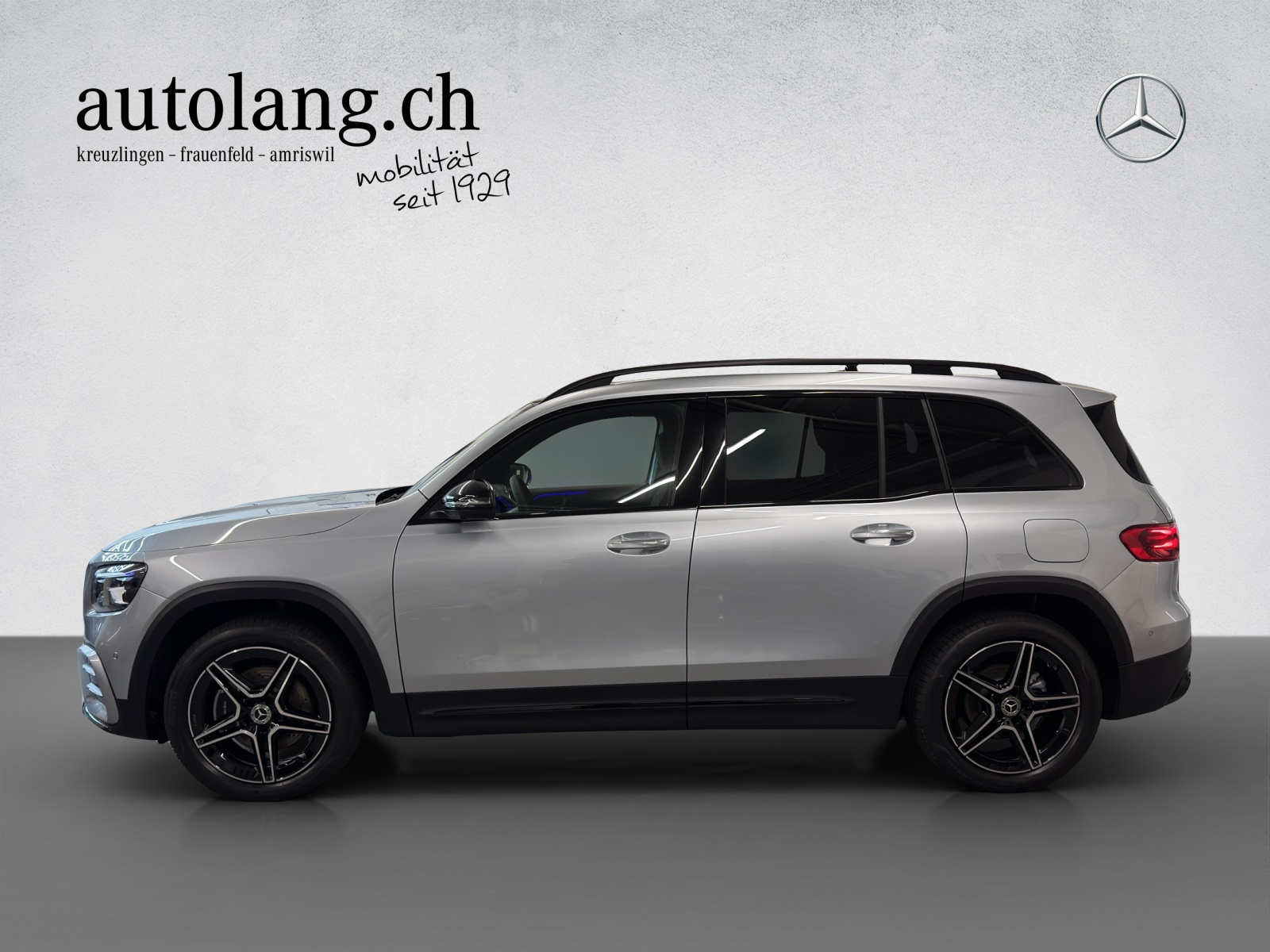 MERCEDES-BENZ GLB 200 AMG Line-showroom-element-1